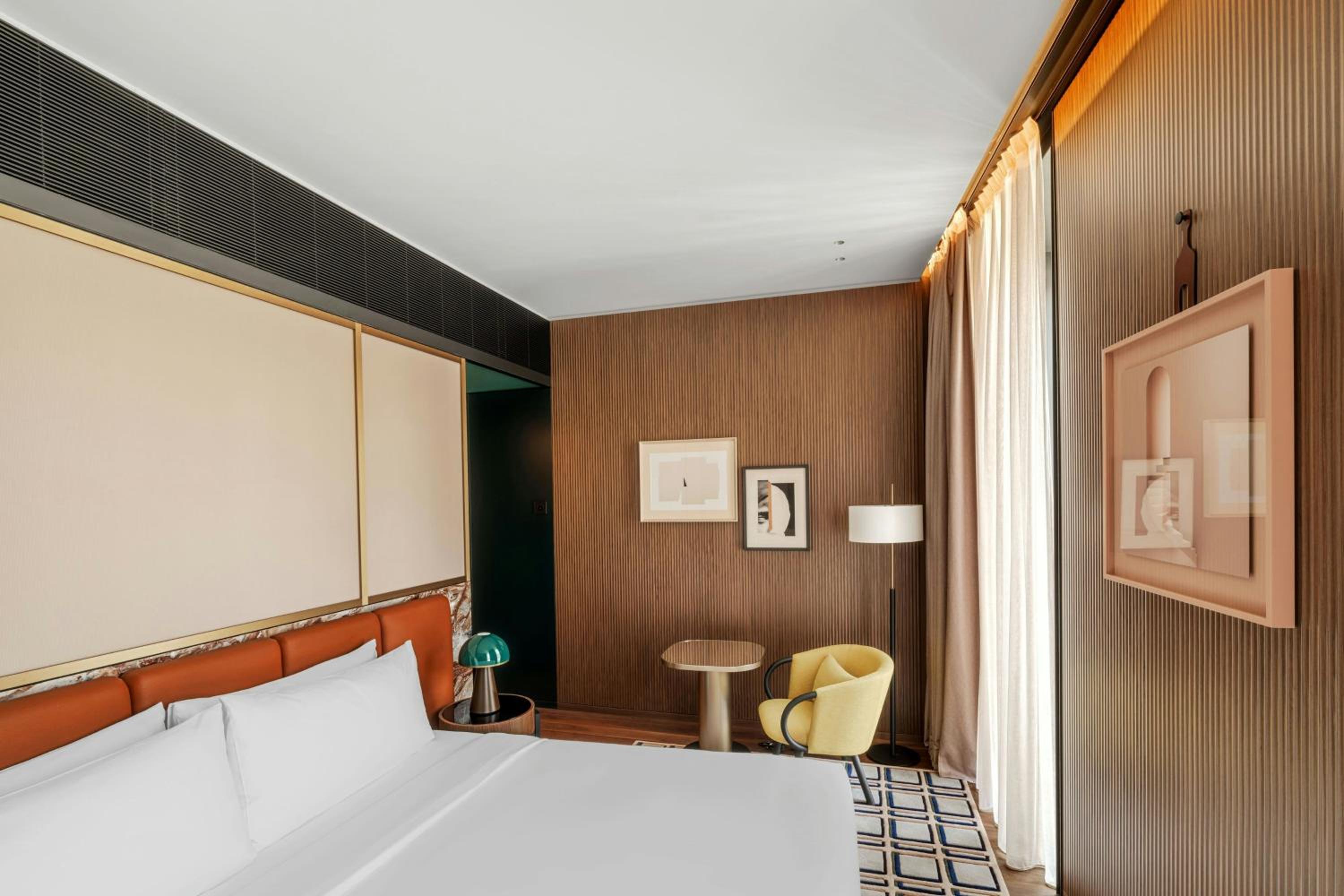 Prestige King Room with City View