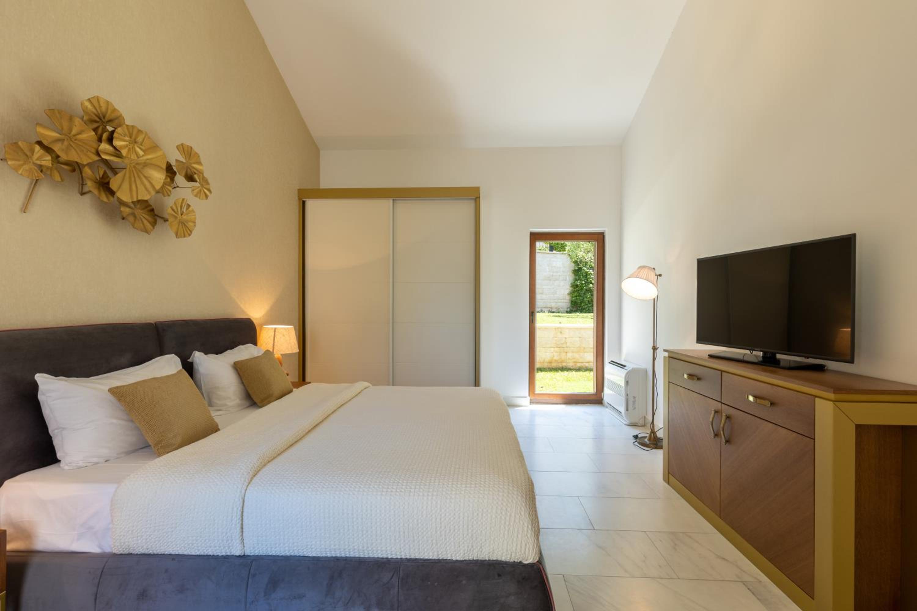 Three Bedroom Villa - Beach Front