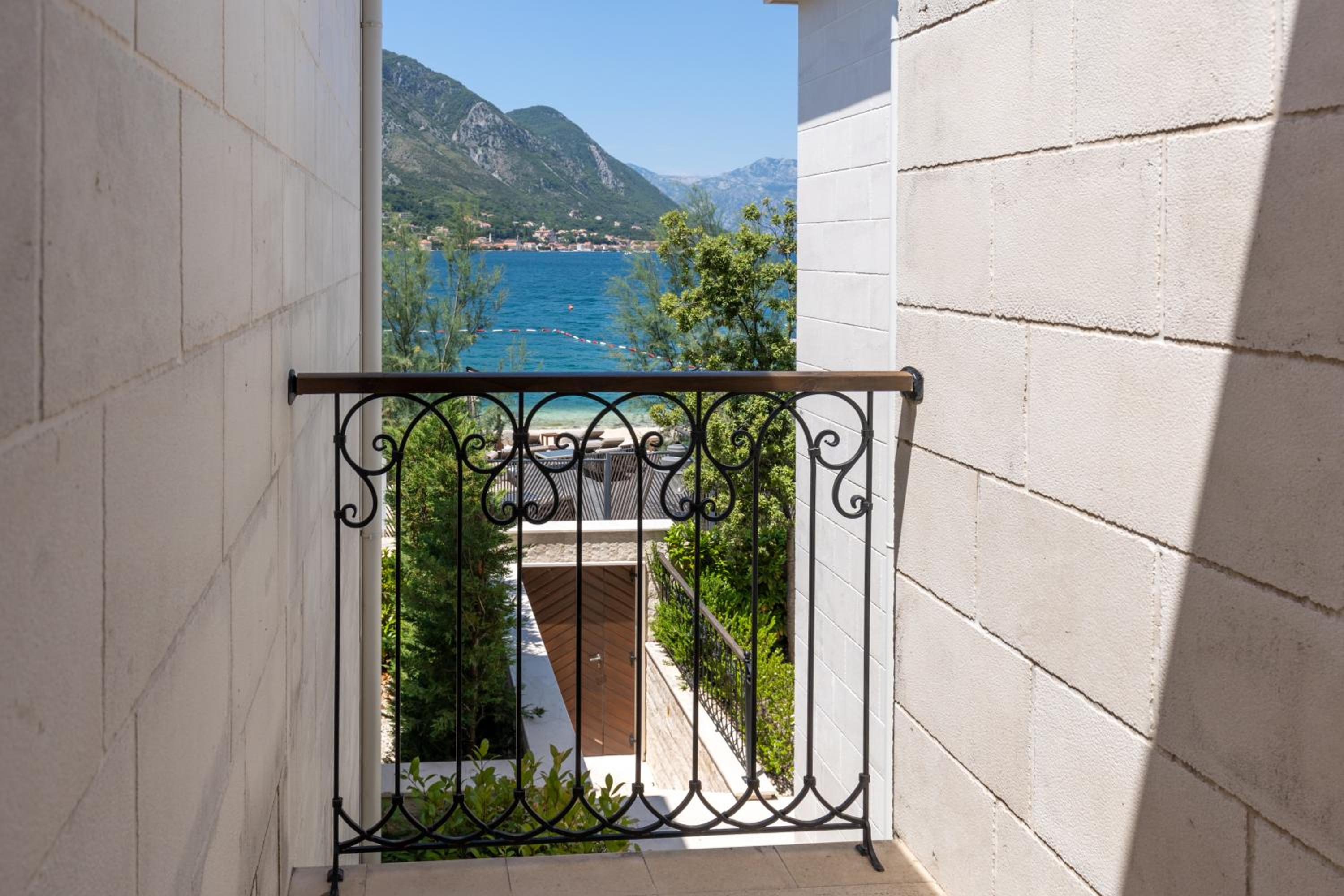 Three Bedroom Villa - Beach Front