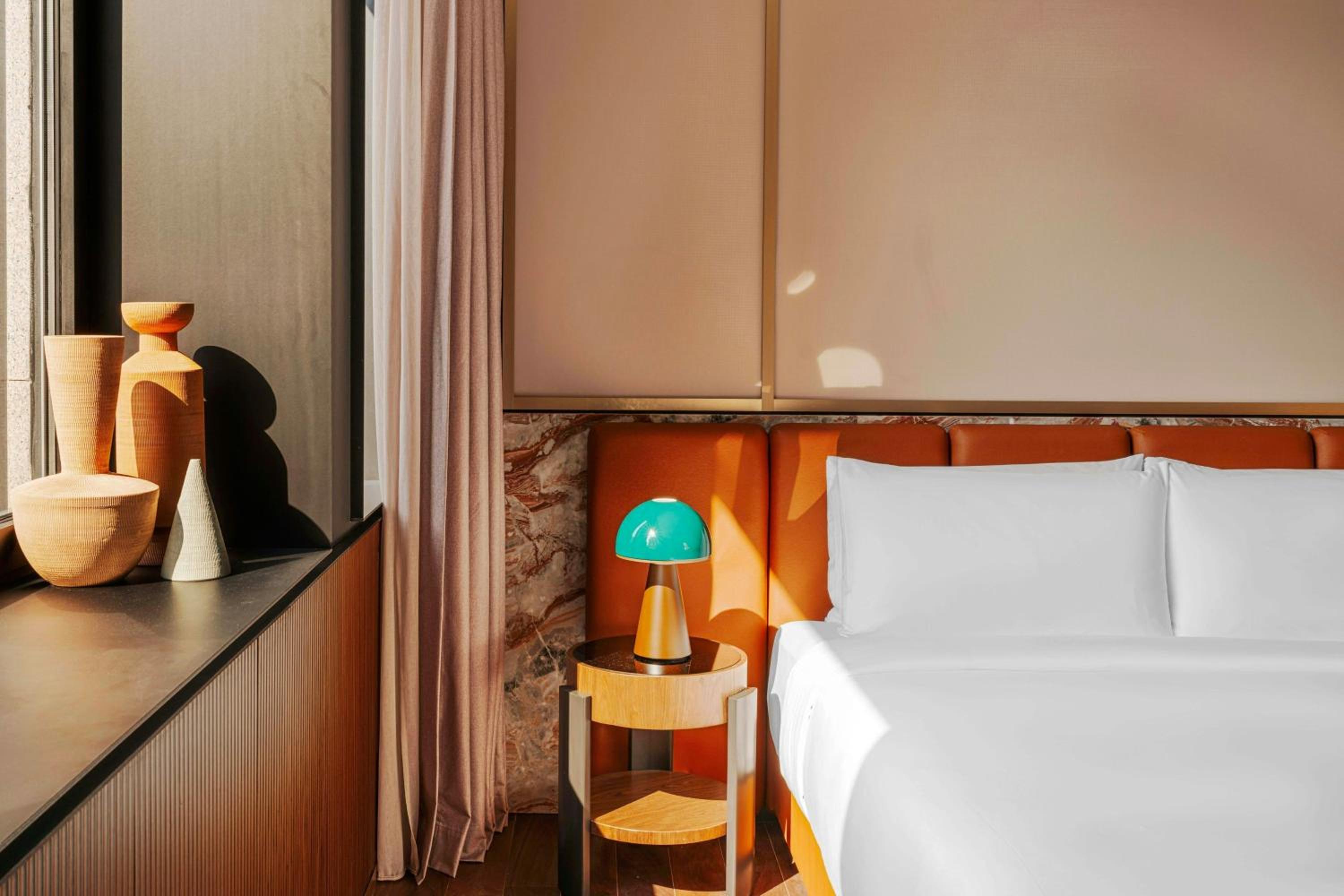 Panoramic King Suite with City View