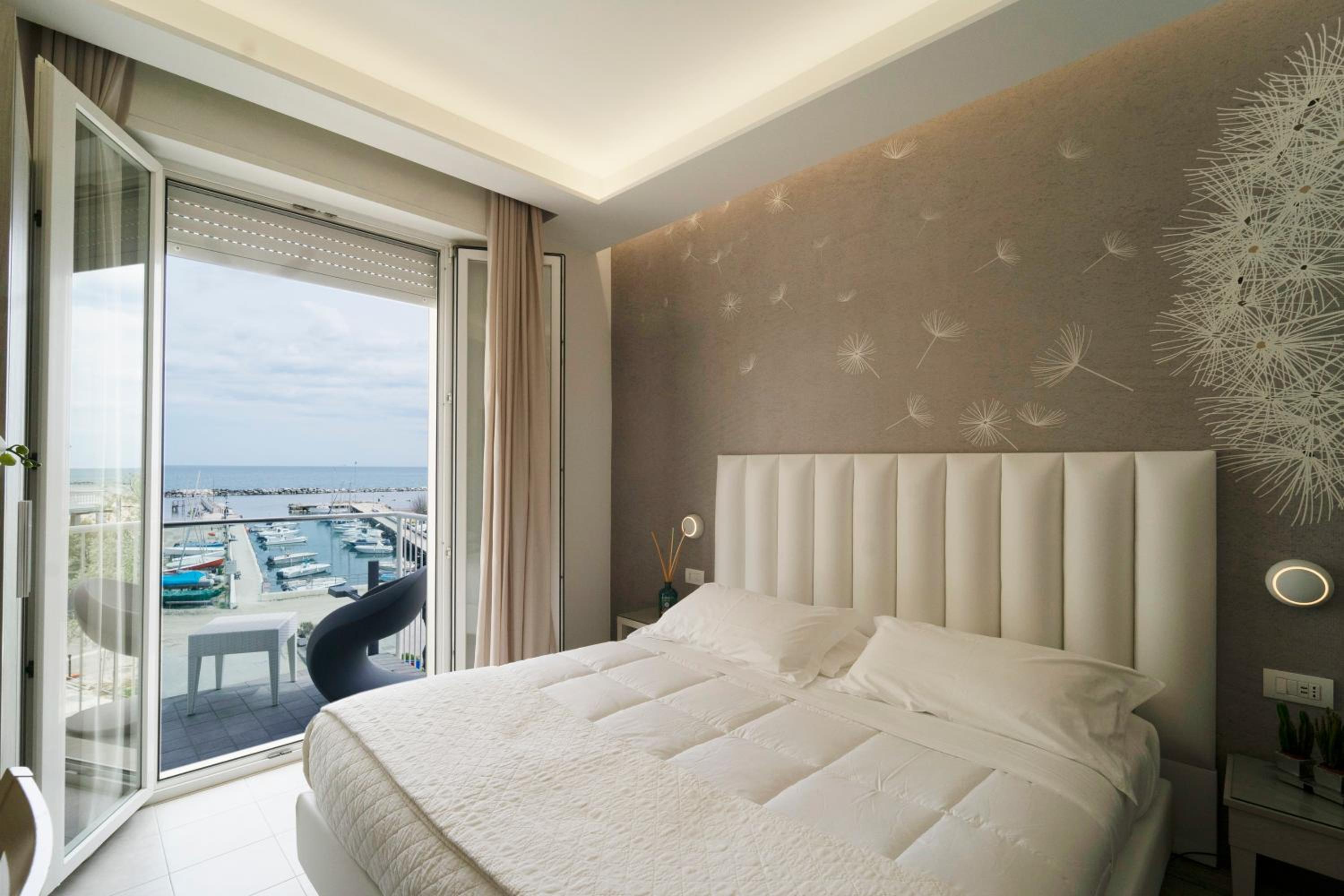 Deluxe Triple Room with Sea View