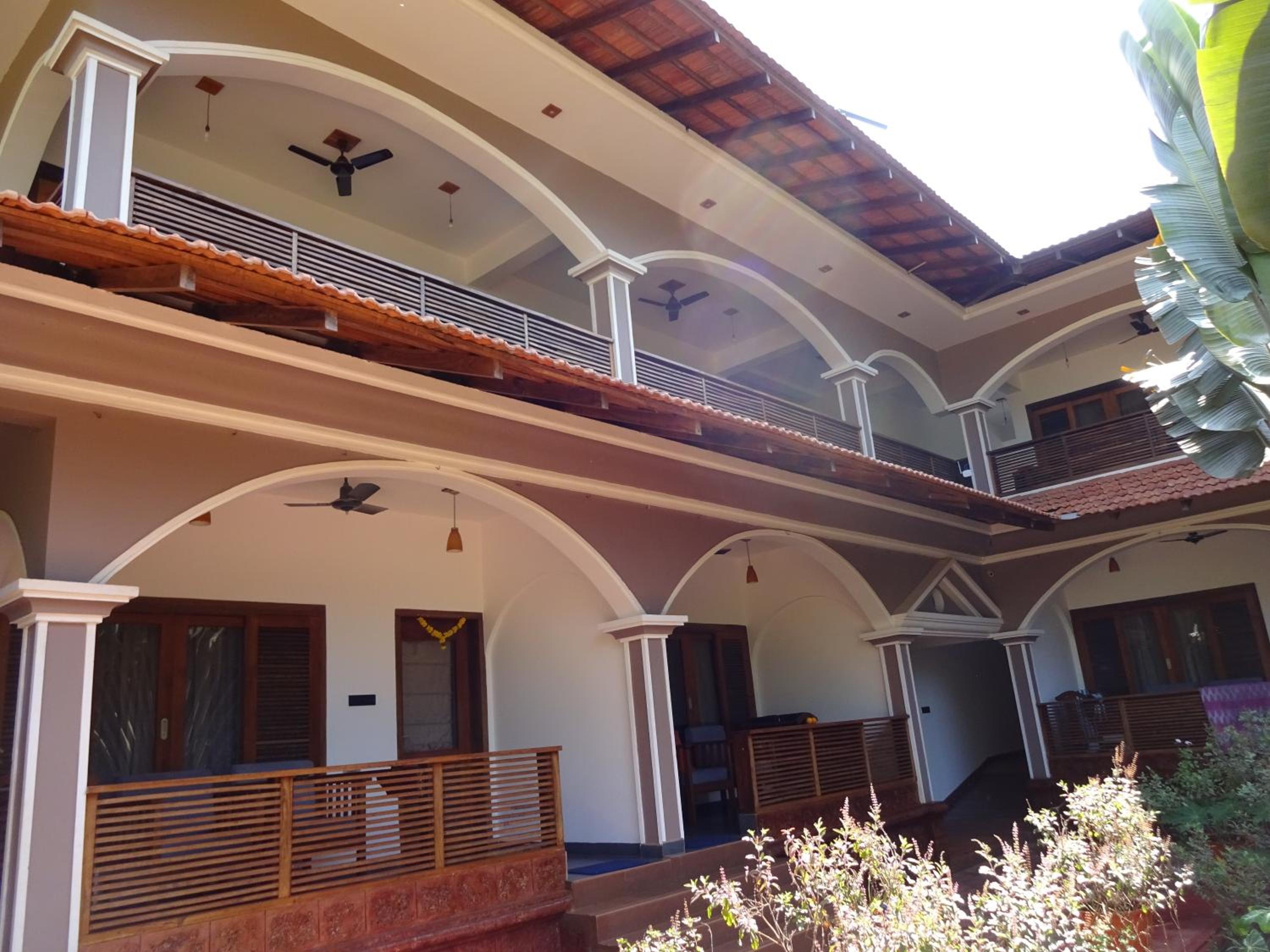  Luxury Courtyard Room 