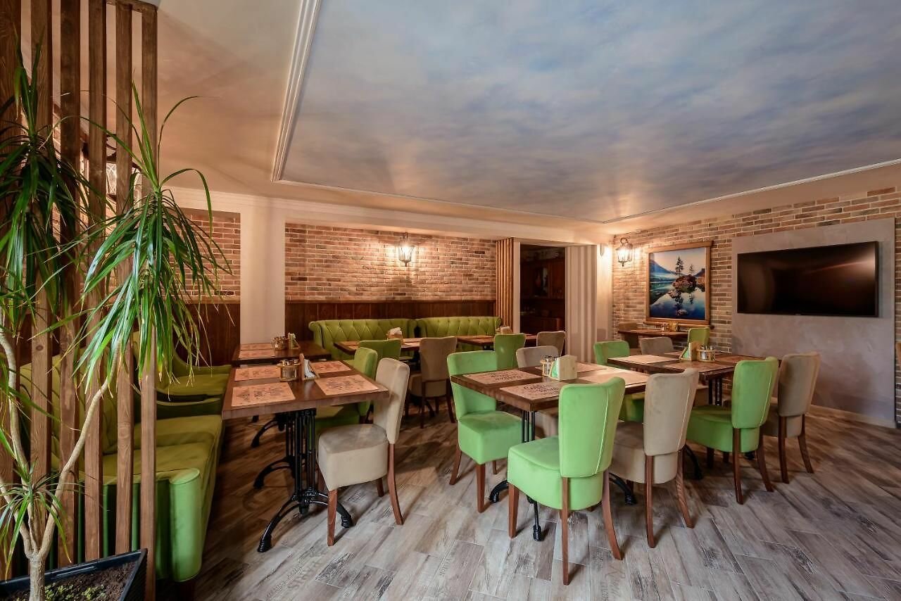 Стандарт с кухней, балконом, вид на бассейн (2-3 этаж), до 4-х гостей