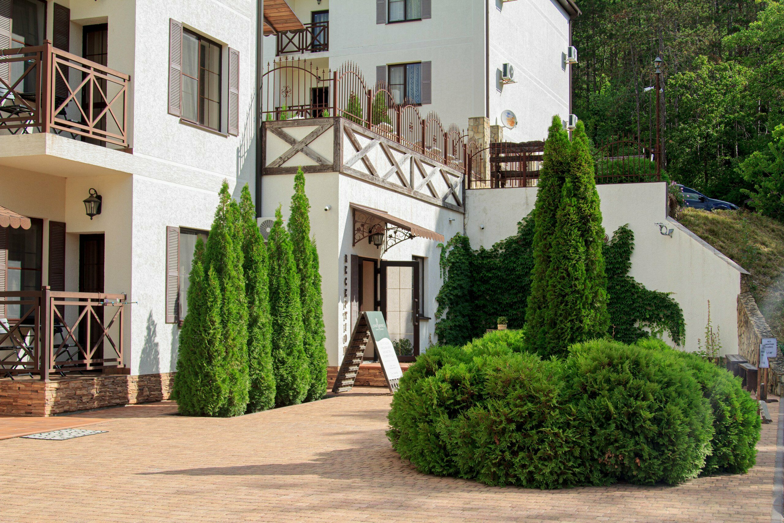 Стандарт с кухней, вид на бассейн (1 этаж), до 4-х гостей