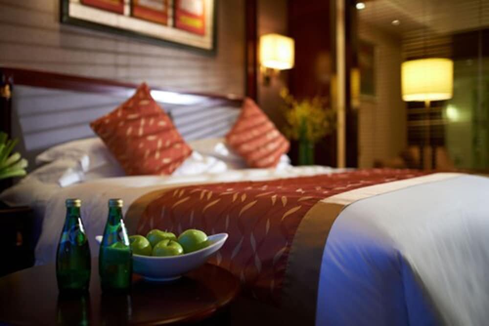 Standard Room, 1 King Bed