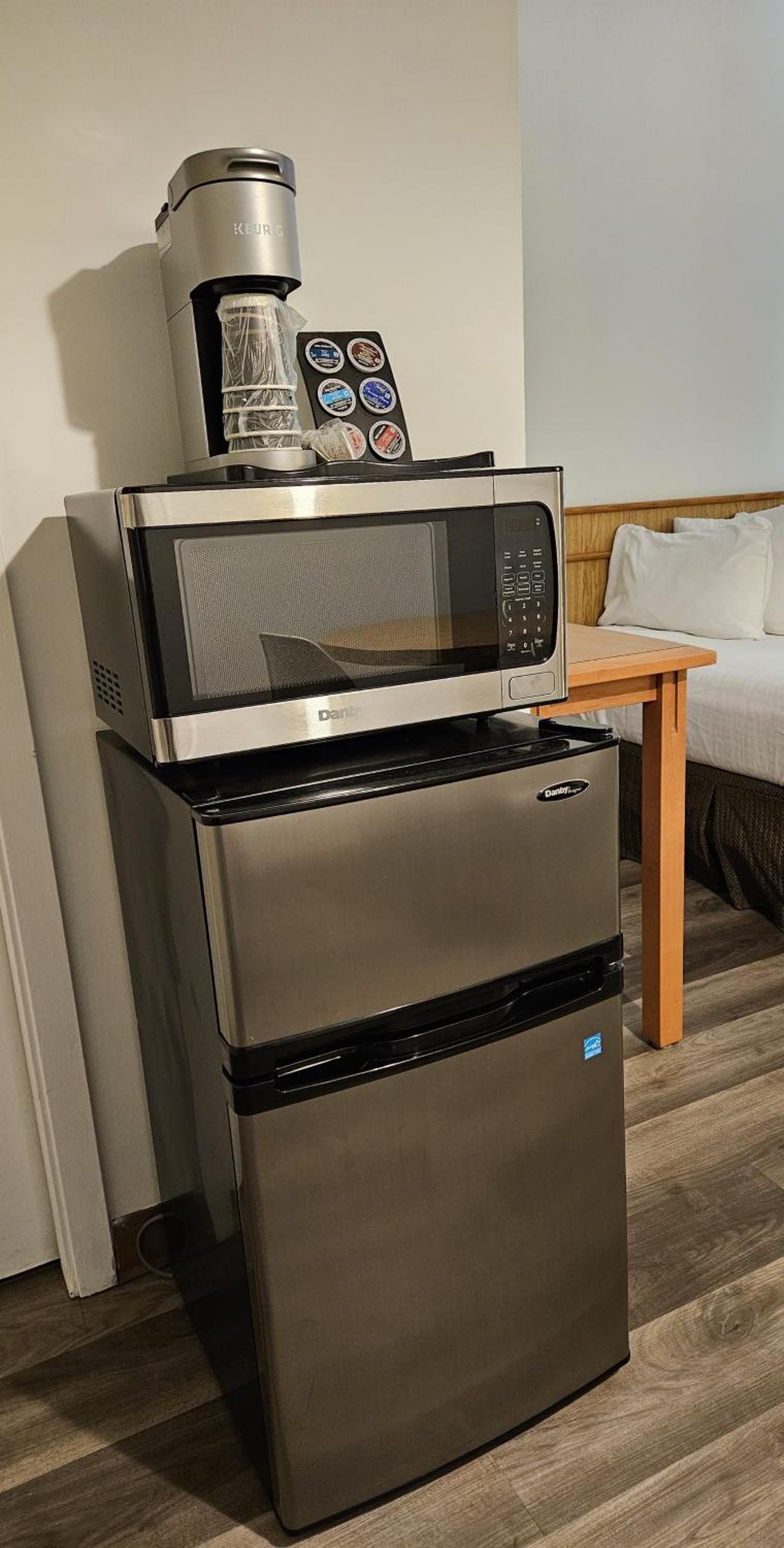 Standard Queen Room (NOT Pet Friendly)