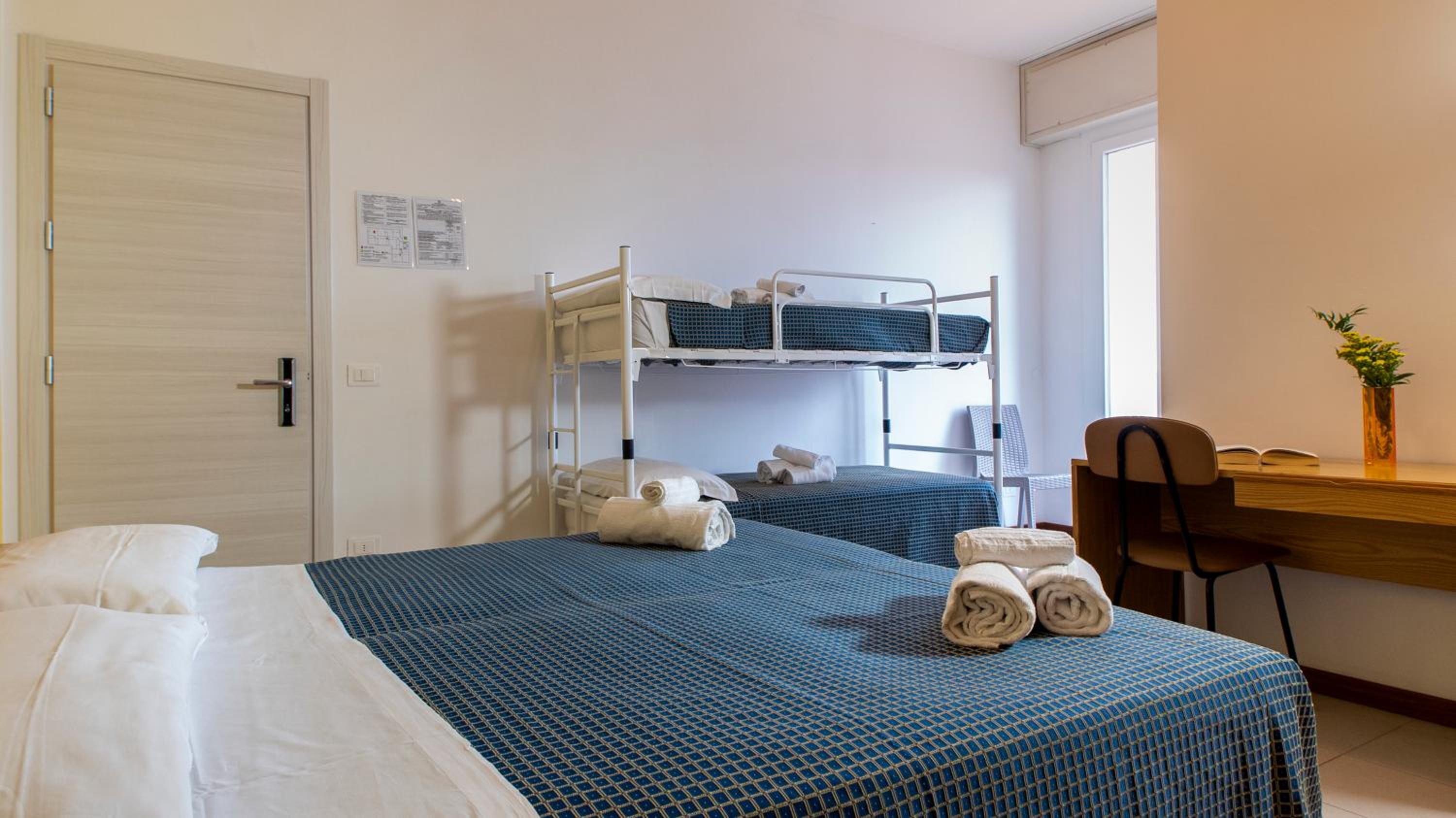 Quadruple Room with Balcony and Sea View