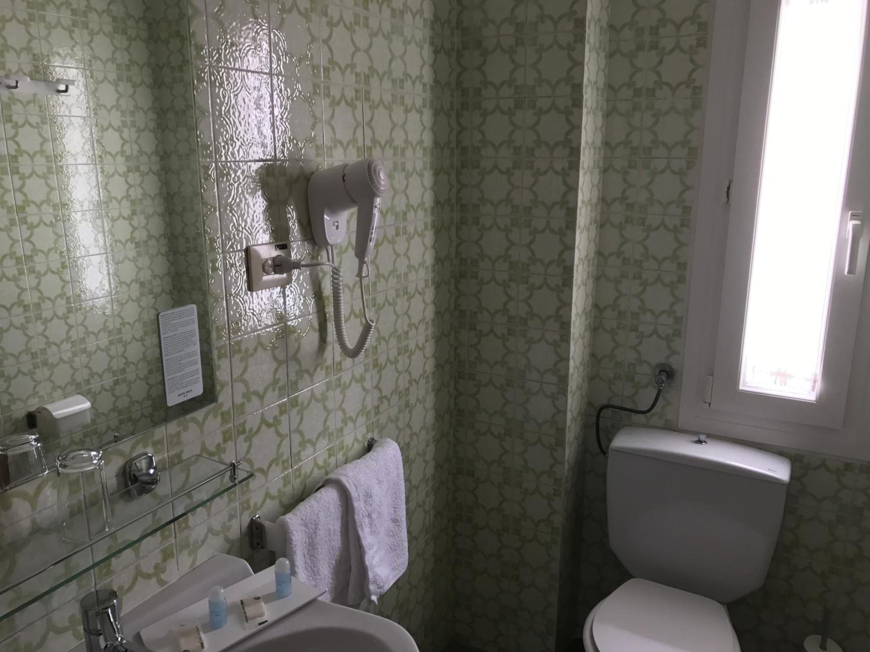 Single Room with Parking