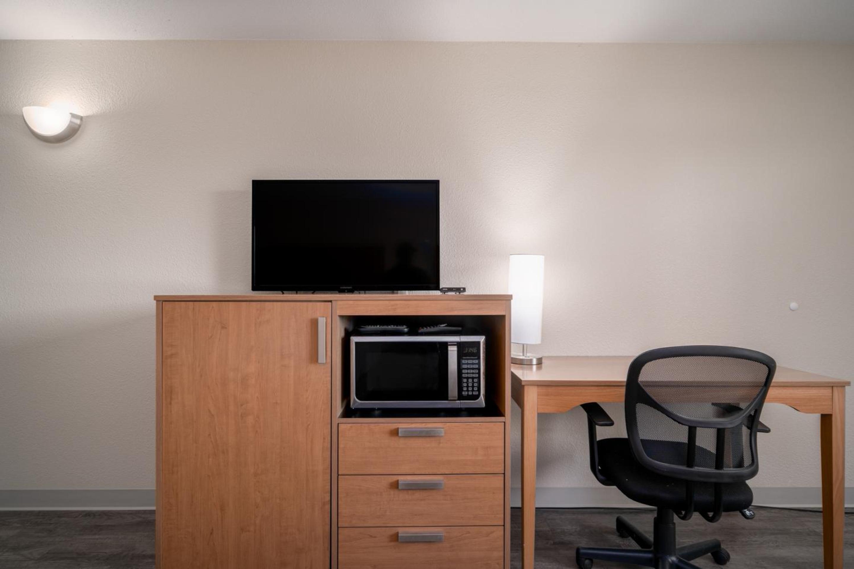Standard Queen Room