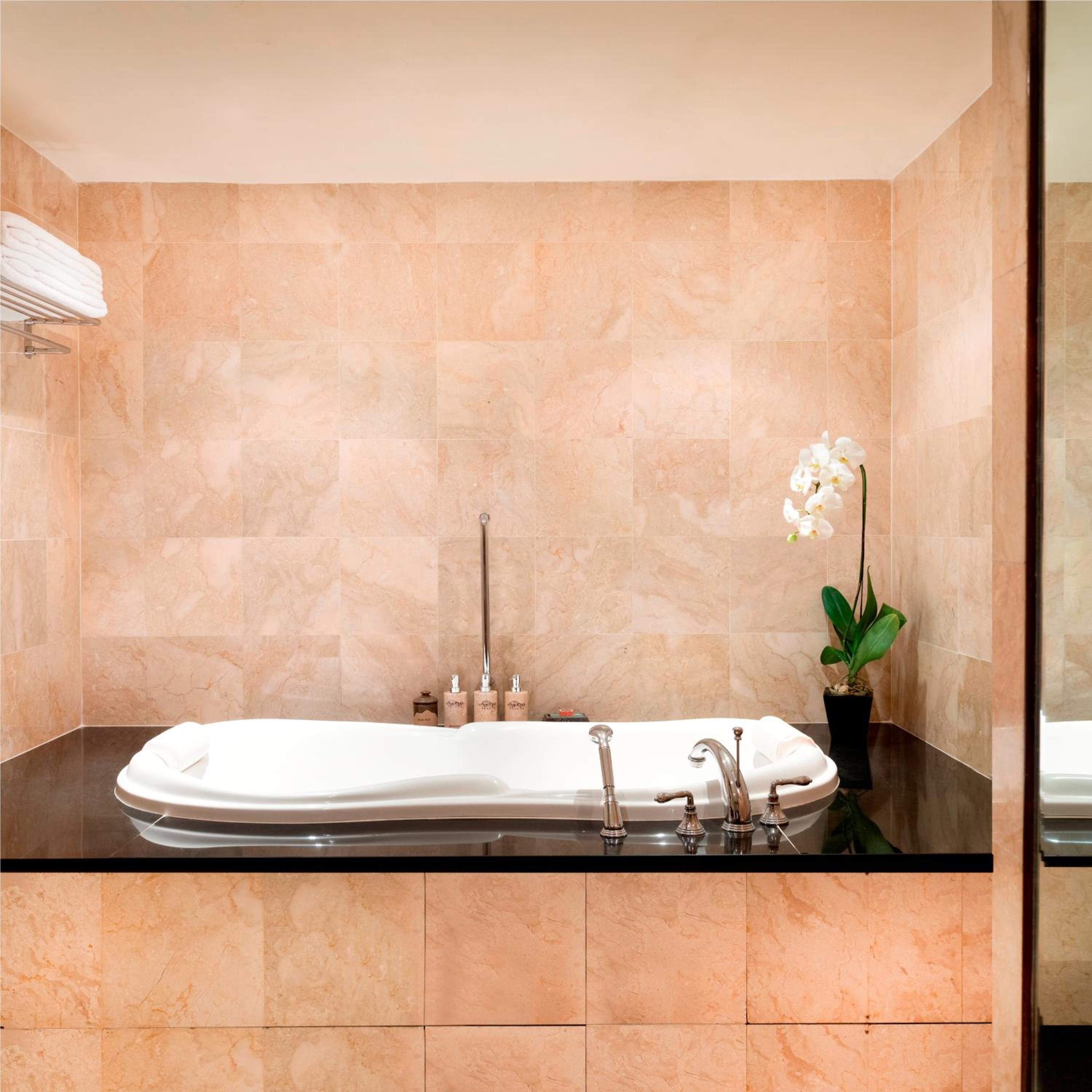 Ayodya Suite with Club Benefits