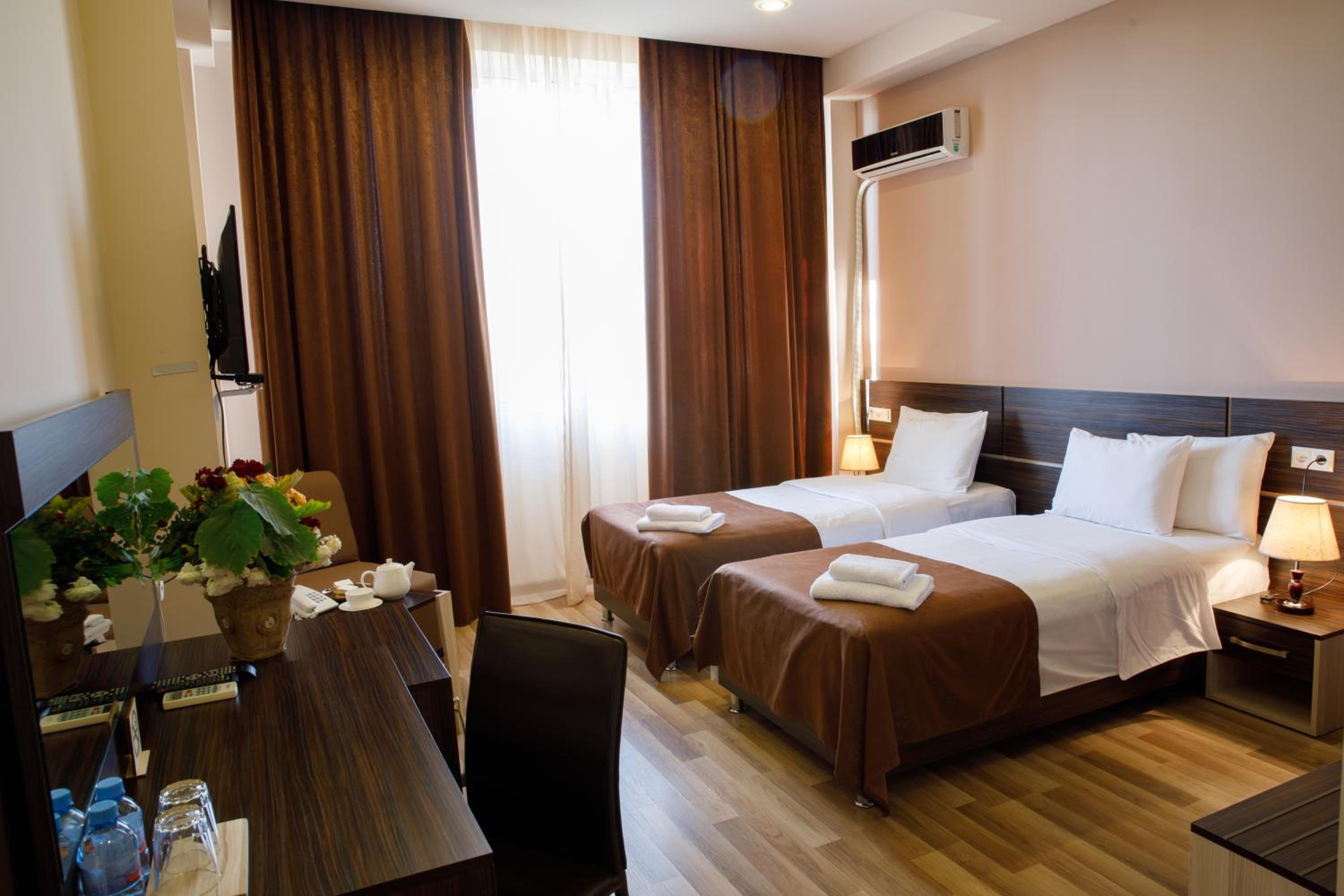 Twin Room With Garden View