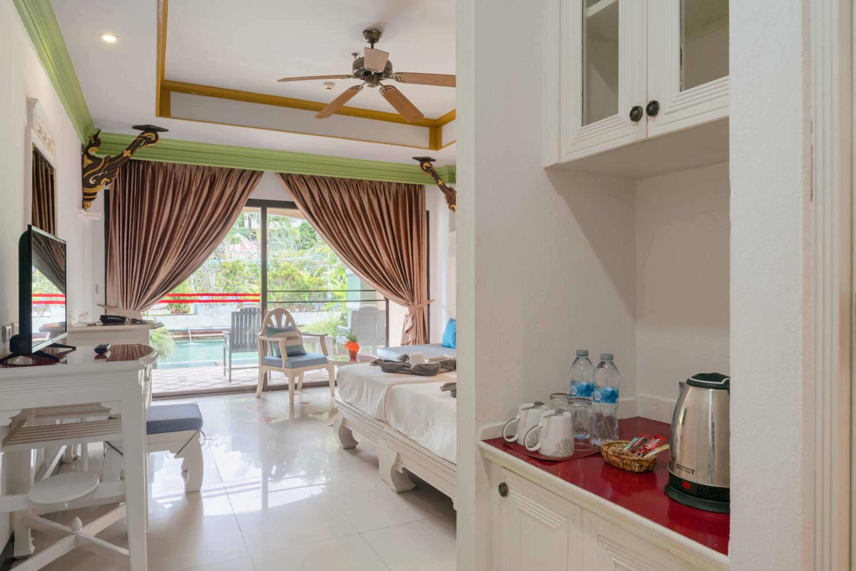 Deluxe Twin Room with Pool View