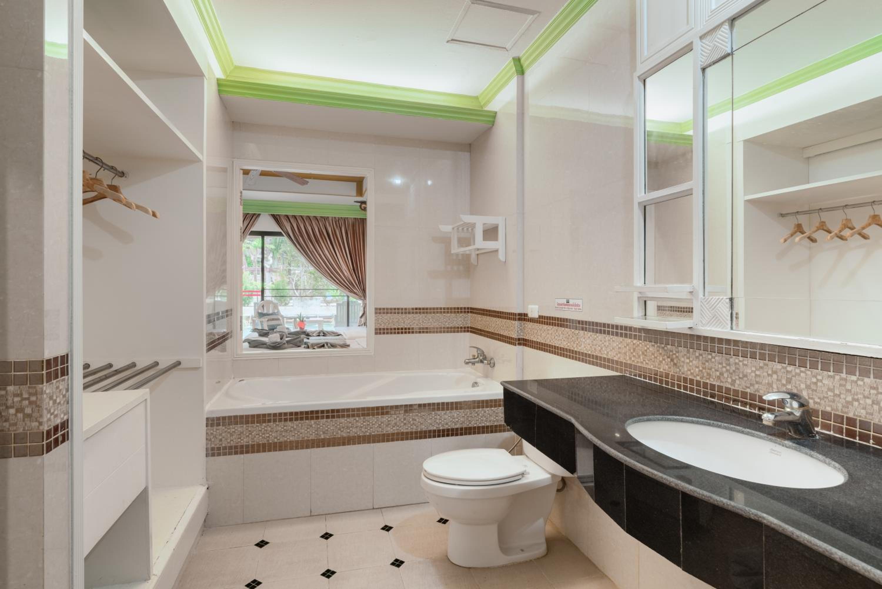 Deluxe Twin Room with Pool View