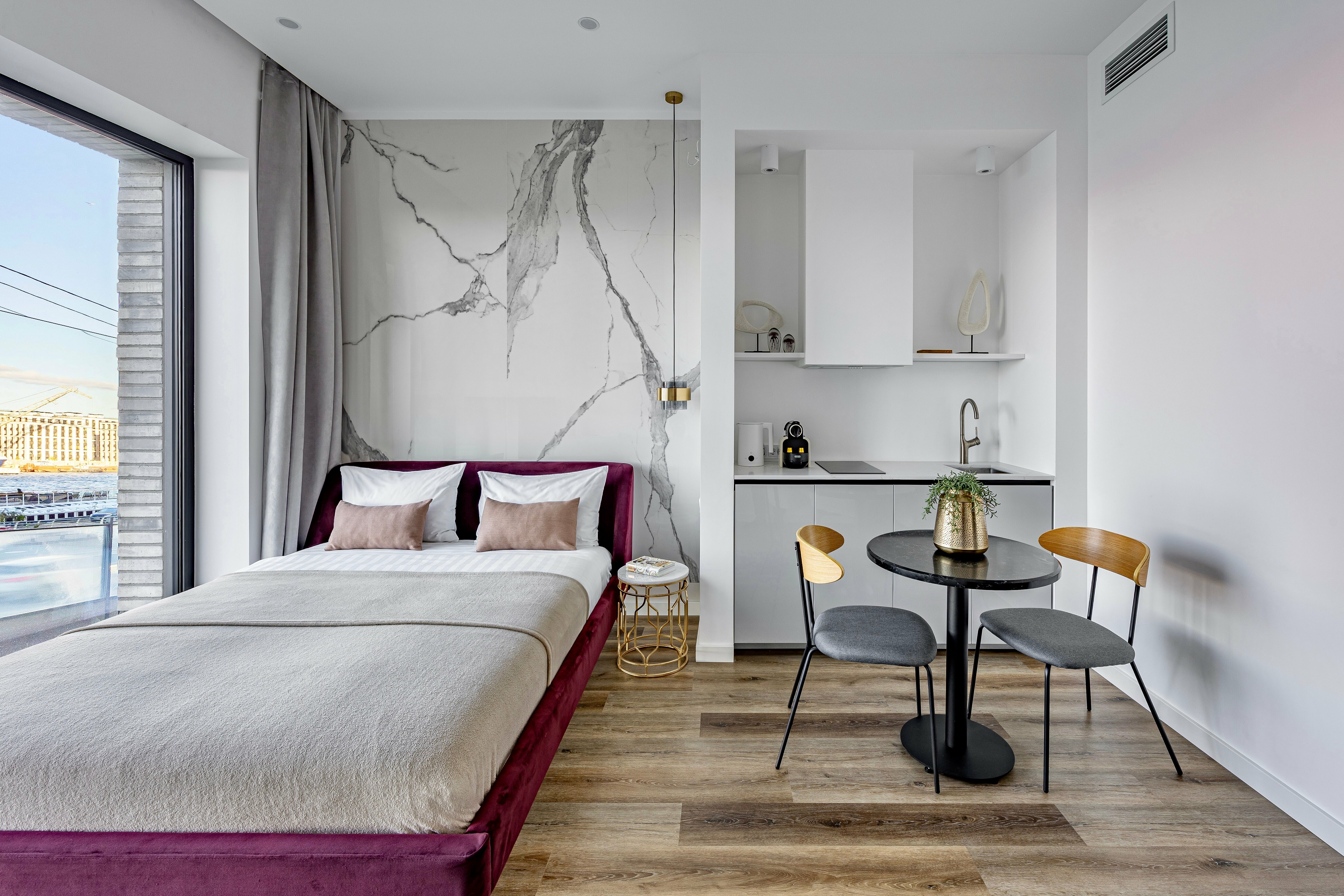 Студио Deluxe с видом на реку (Низкий этаж)