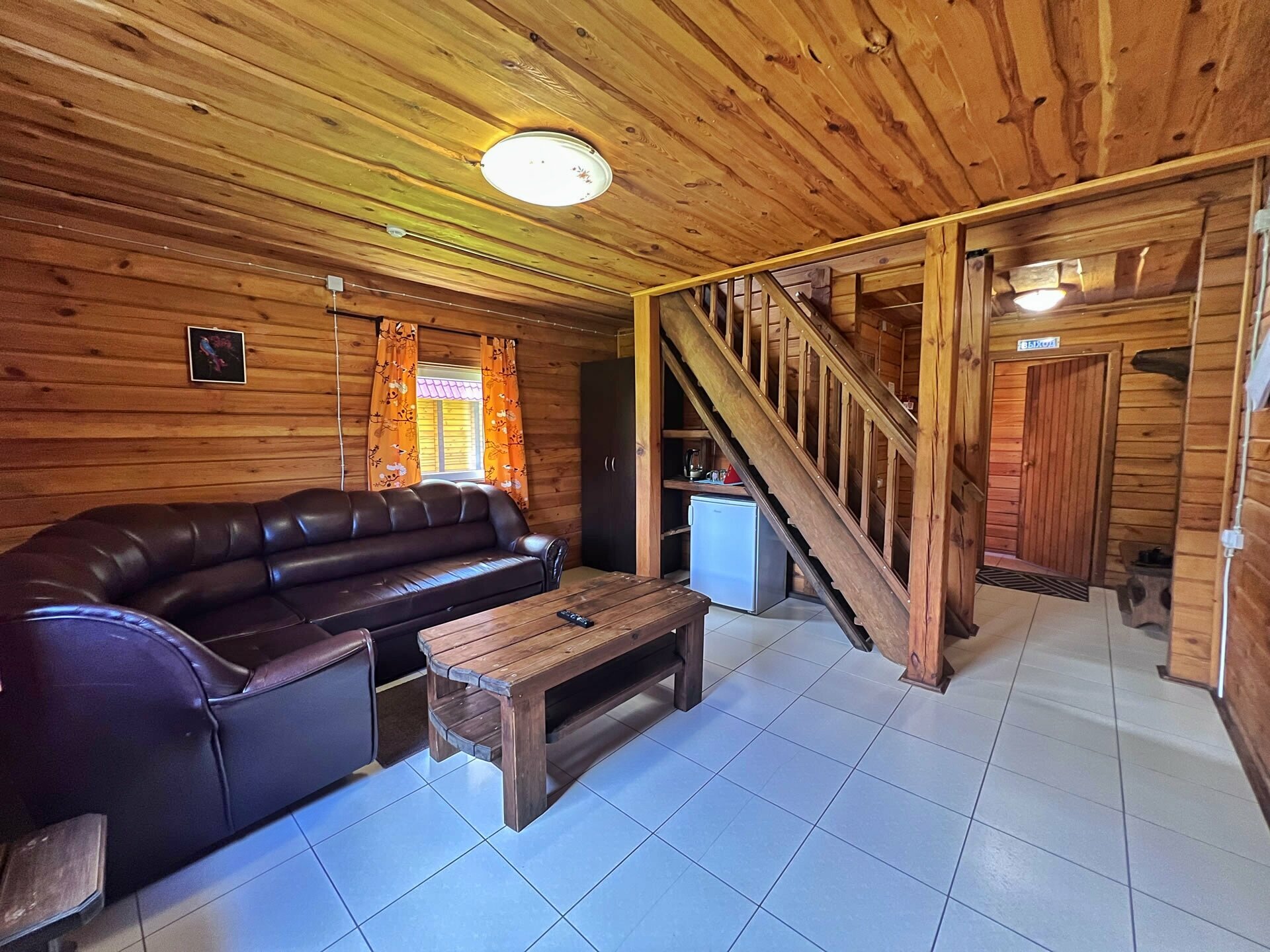 Двухэтажный коттедж для 4 человек