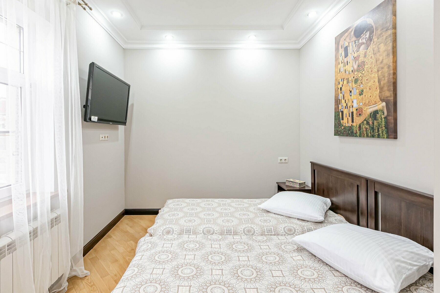 Дом с бассейном и  баней