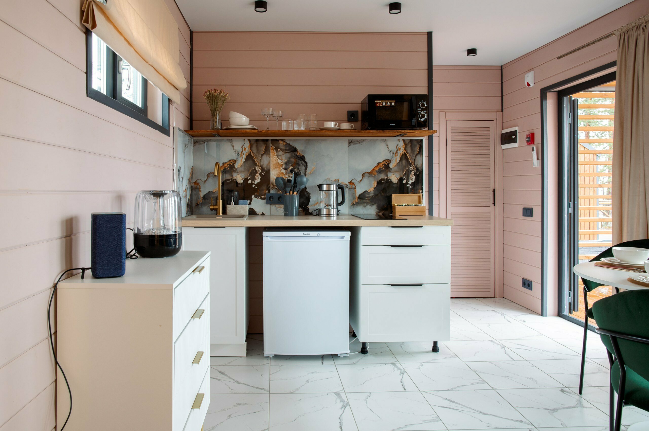 Номер-студия с диваном-кроватью