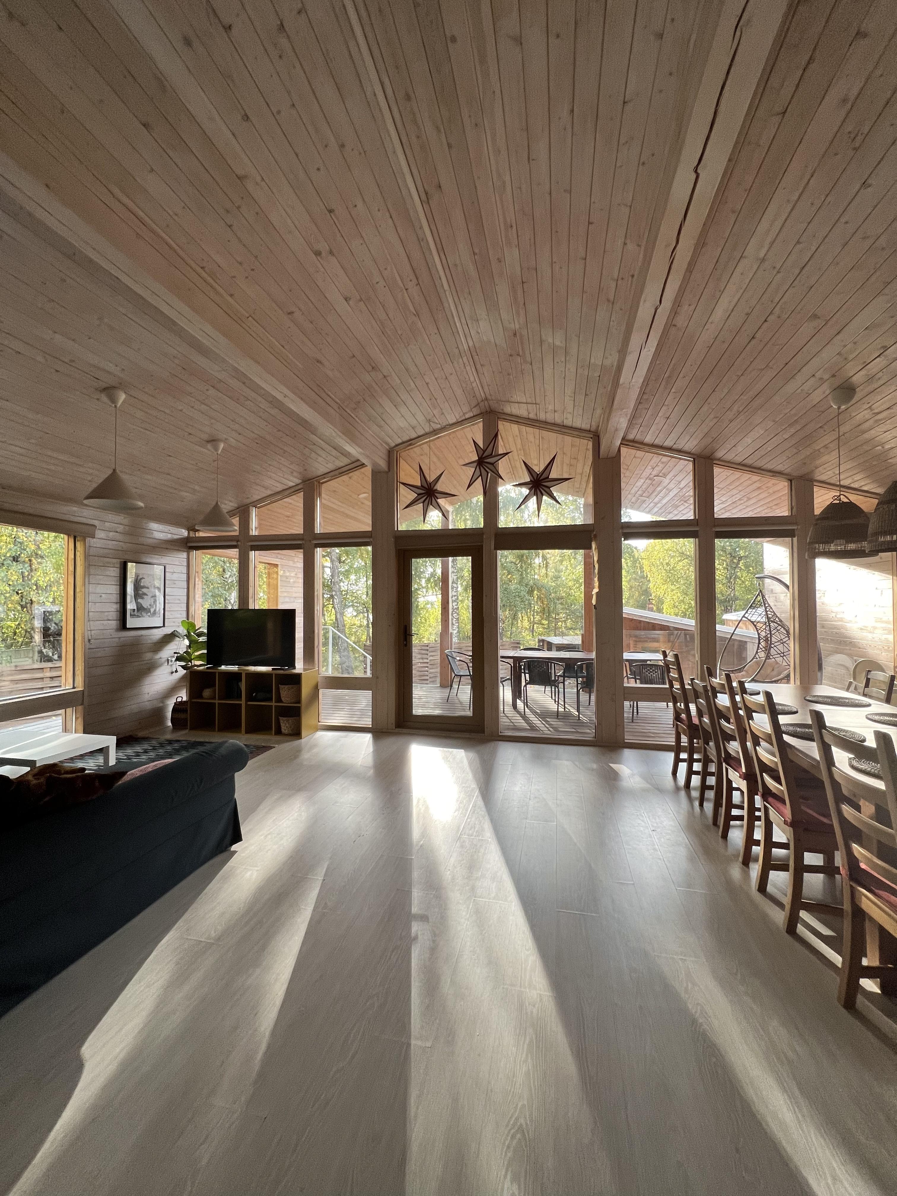 Семейный номер с видом на озеро