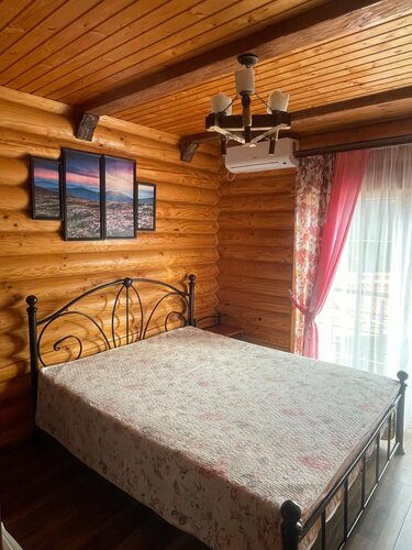 Бюджетный двухместный номер с 1 кроватью в Роман