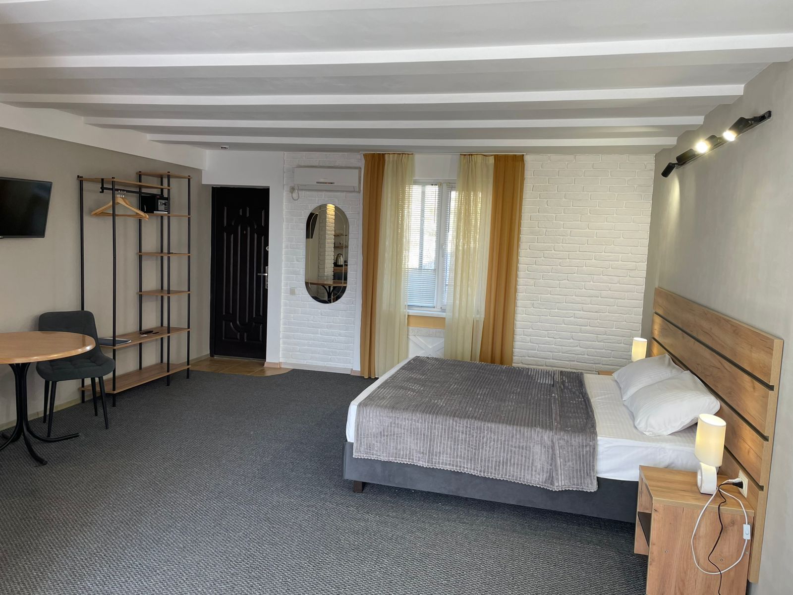 Четырехместный номер с видом на горы