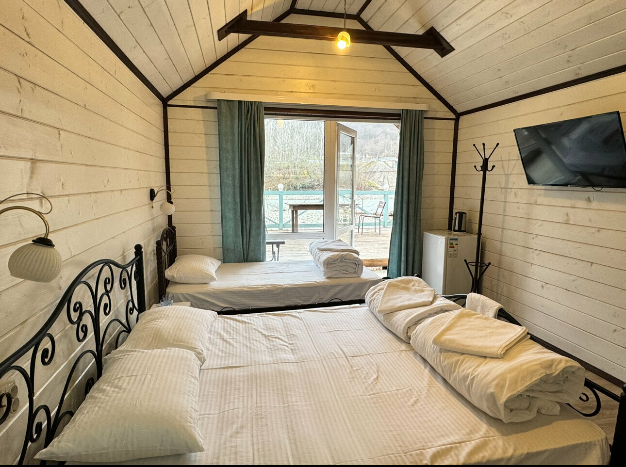 Бунгало  с видом на реку и горы