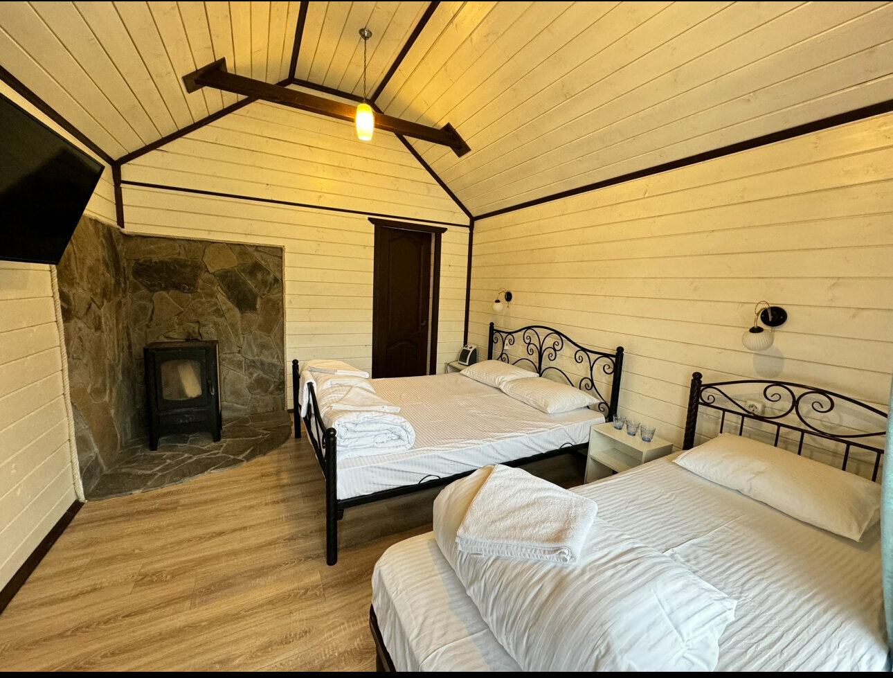 Бунгало  с видом на реку и горы