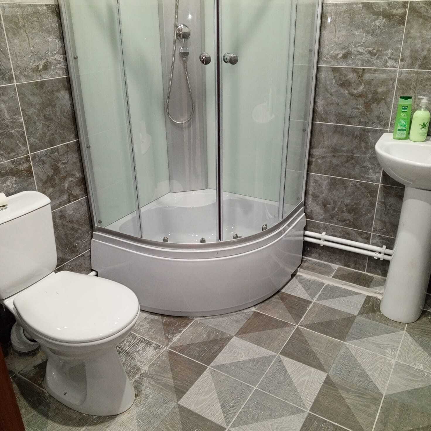 Cемейный номер с собственной ванной комнатой