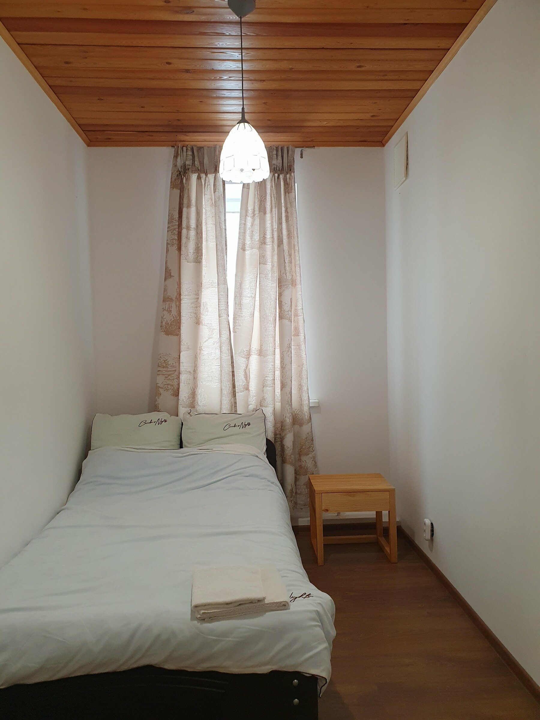 Семейный номер с общей ванной комнатой