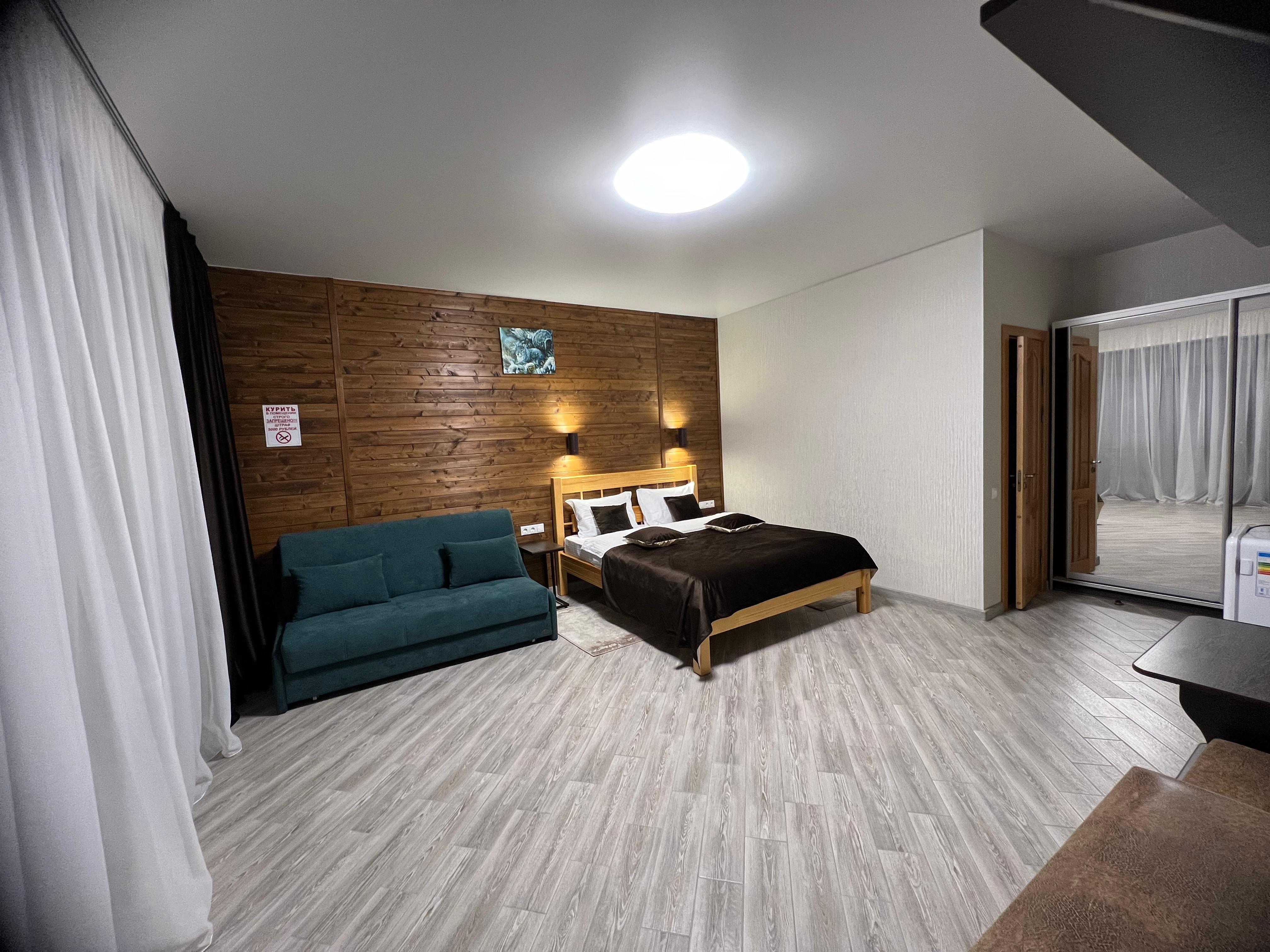 Четырехместный номер с балконом