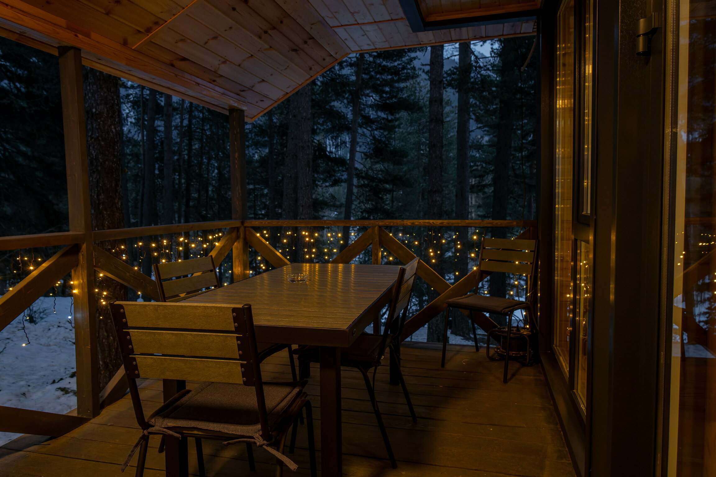 Семейный номер с видом на горы