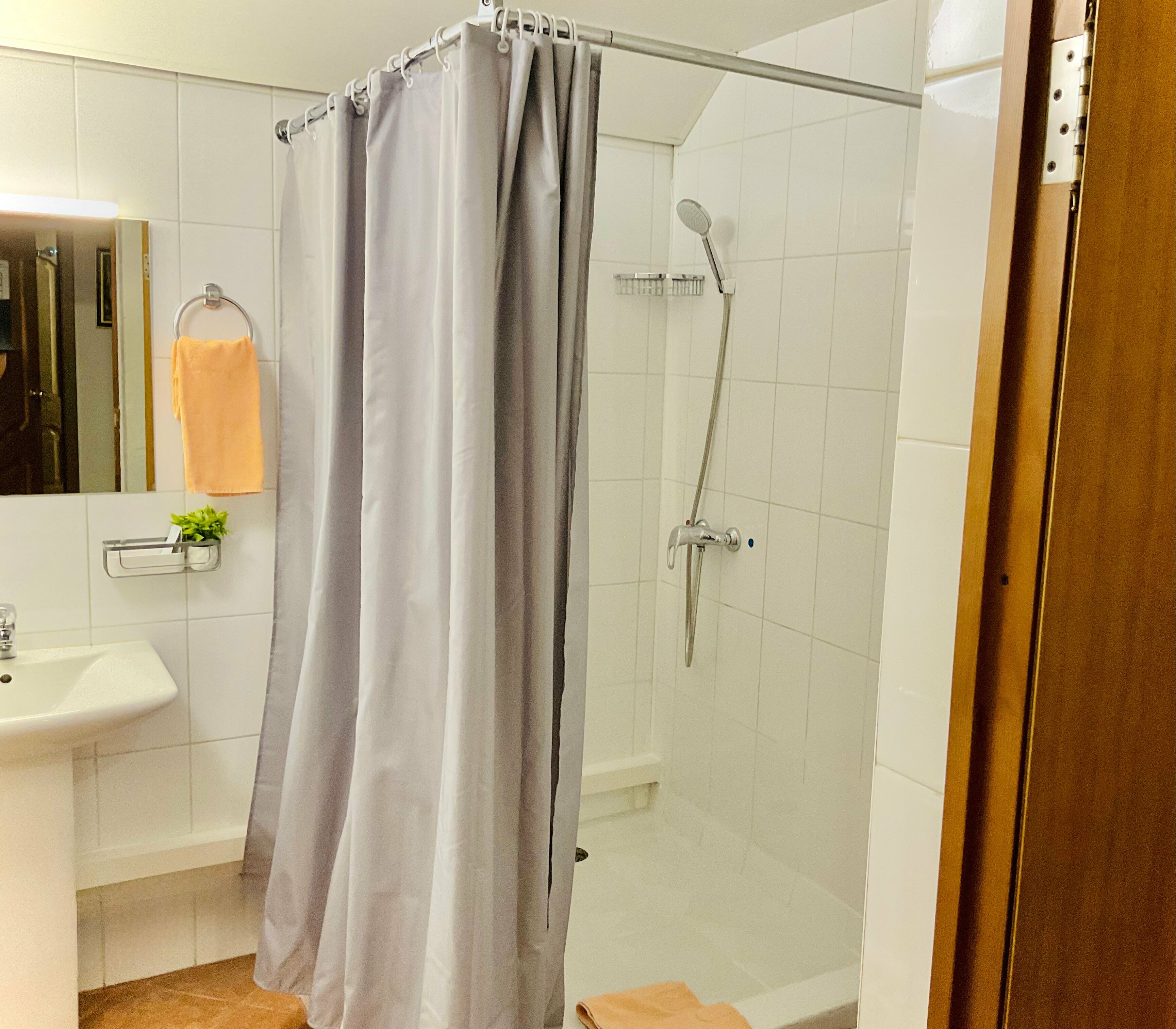 Двухместный номер с 1 кроватью или 2 отдельными кроватями и собственной ванной комнатой