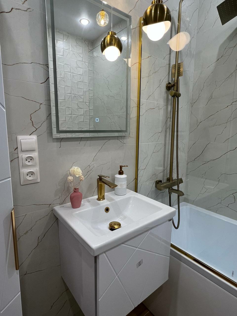 Номер-студия с кроватью размера "king-size" и диван-кроватью