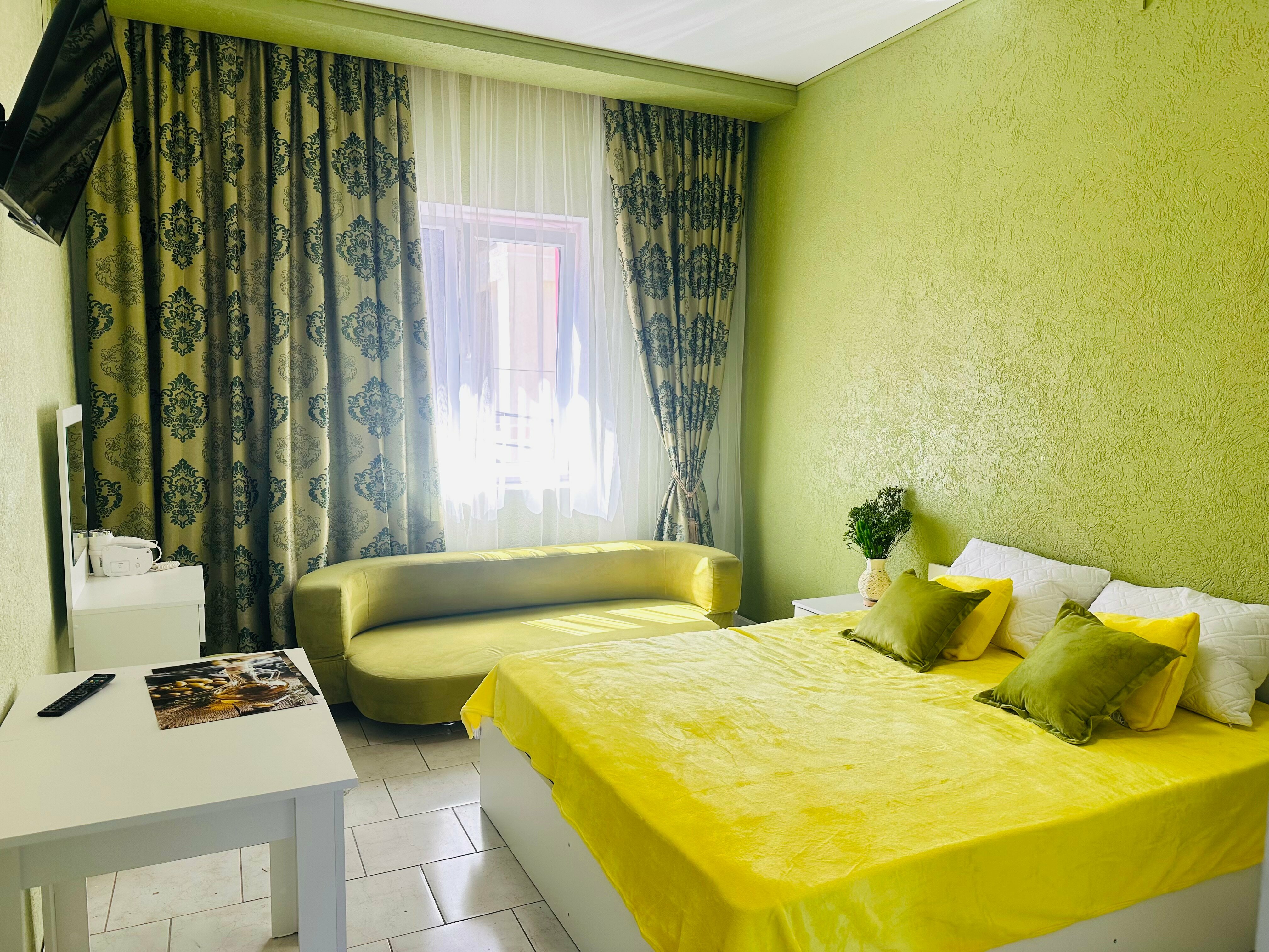 Улучшенный трехместный номер