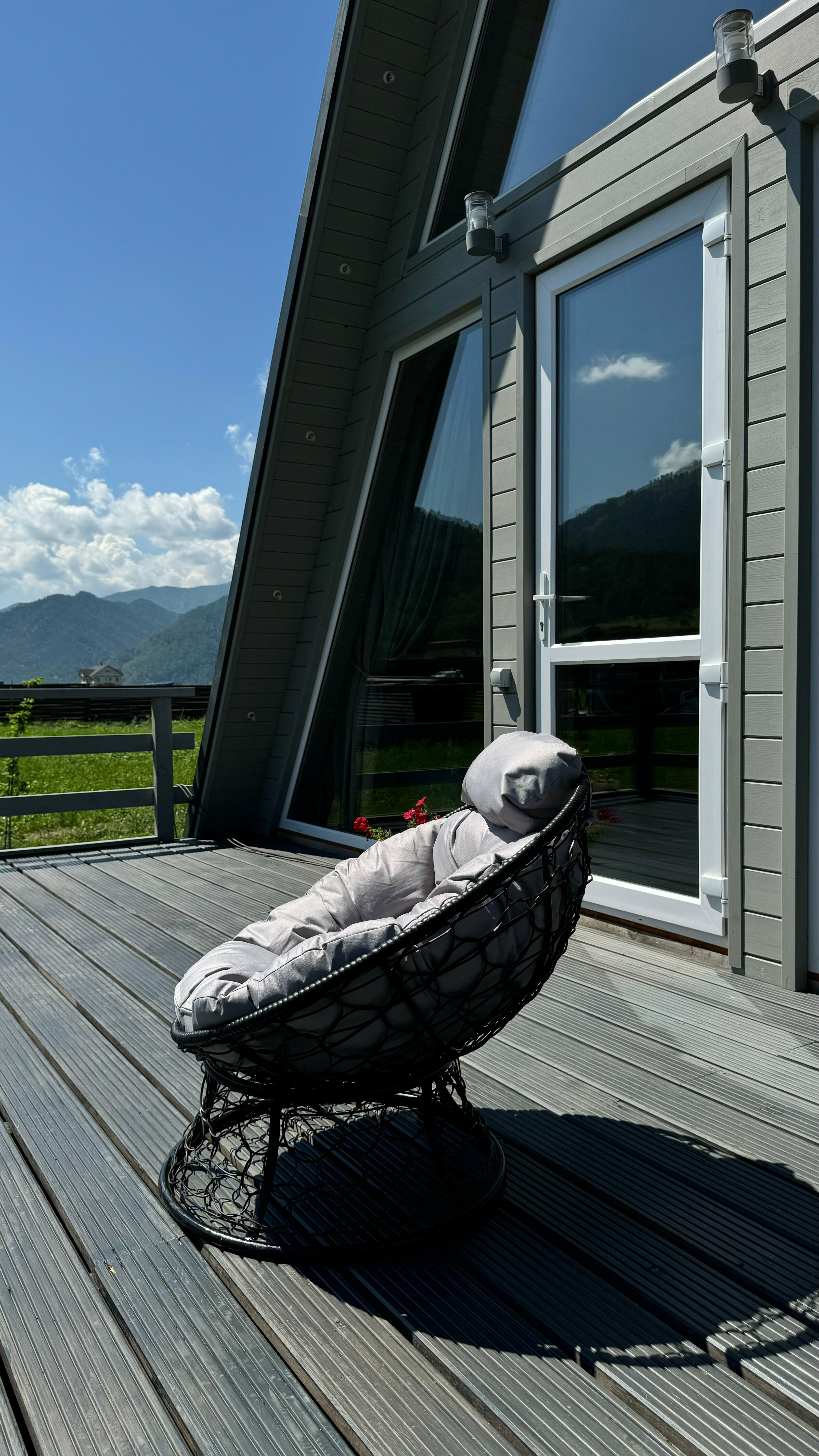 Дом с видом на горы