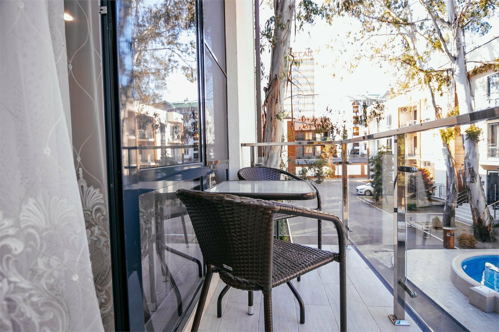 Апартаменты Люкс с отдельной спальней (40 м2, с балконом)