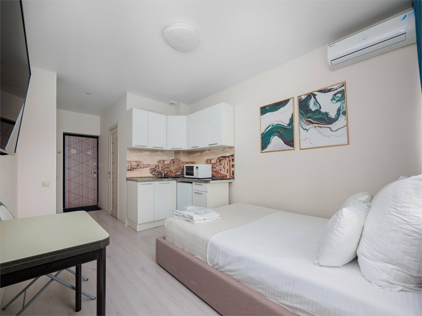 Апартаменты Студия Стандарт (24 м2, с балконом)