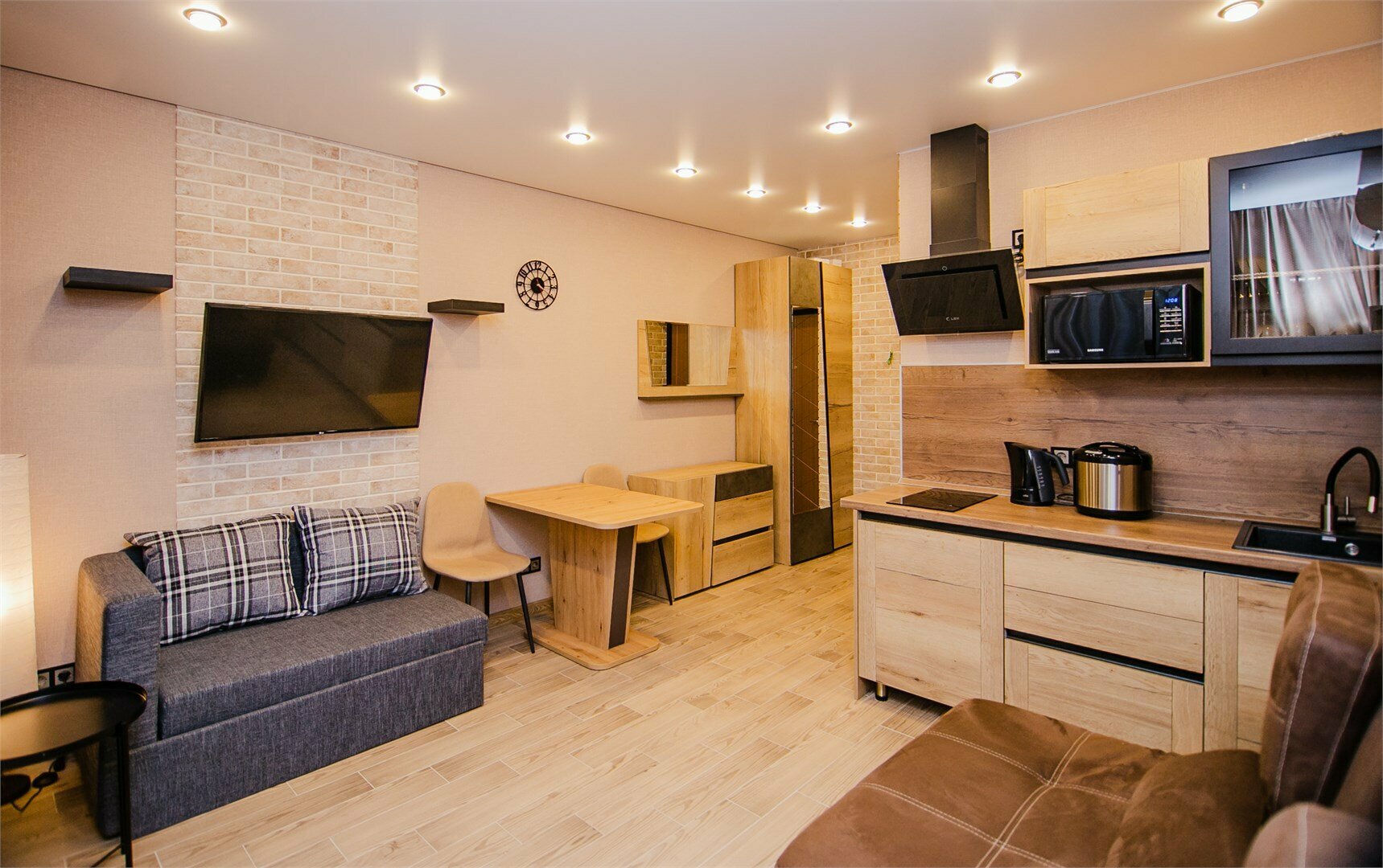 Апартаменты Студия Делюкс (24 м2, с балконом)