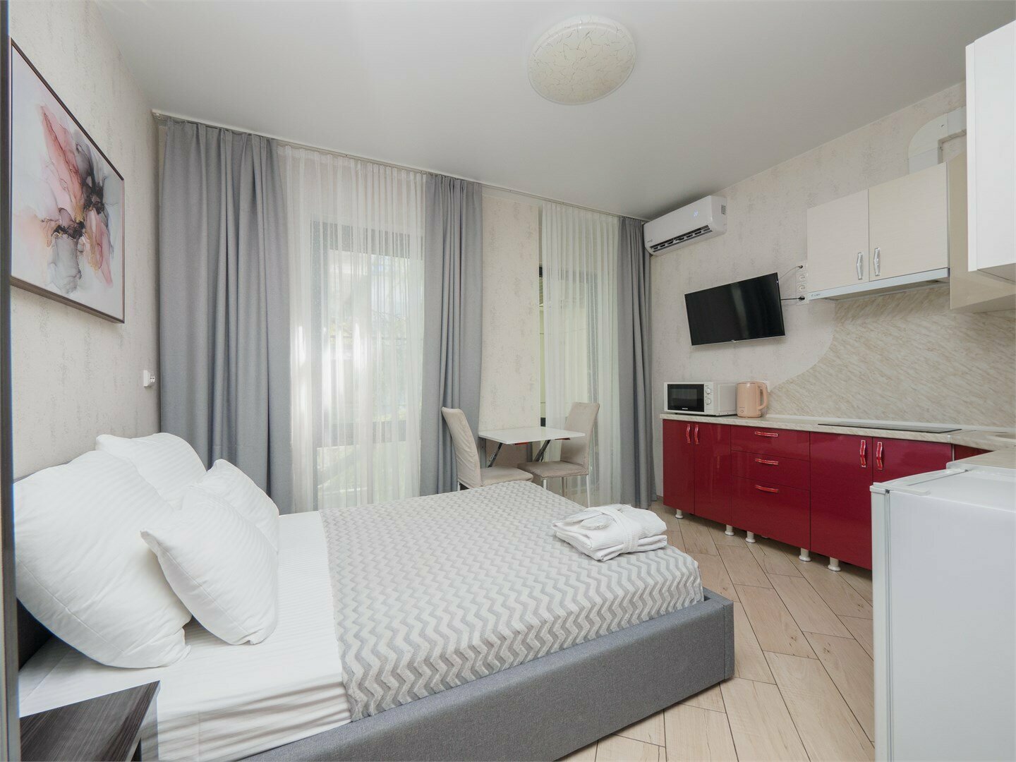 Апартаменты Студия Улучшенные (24 м2, с балконом)