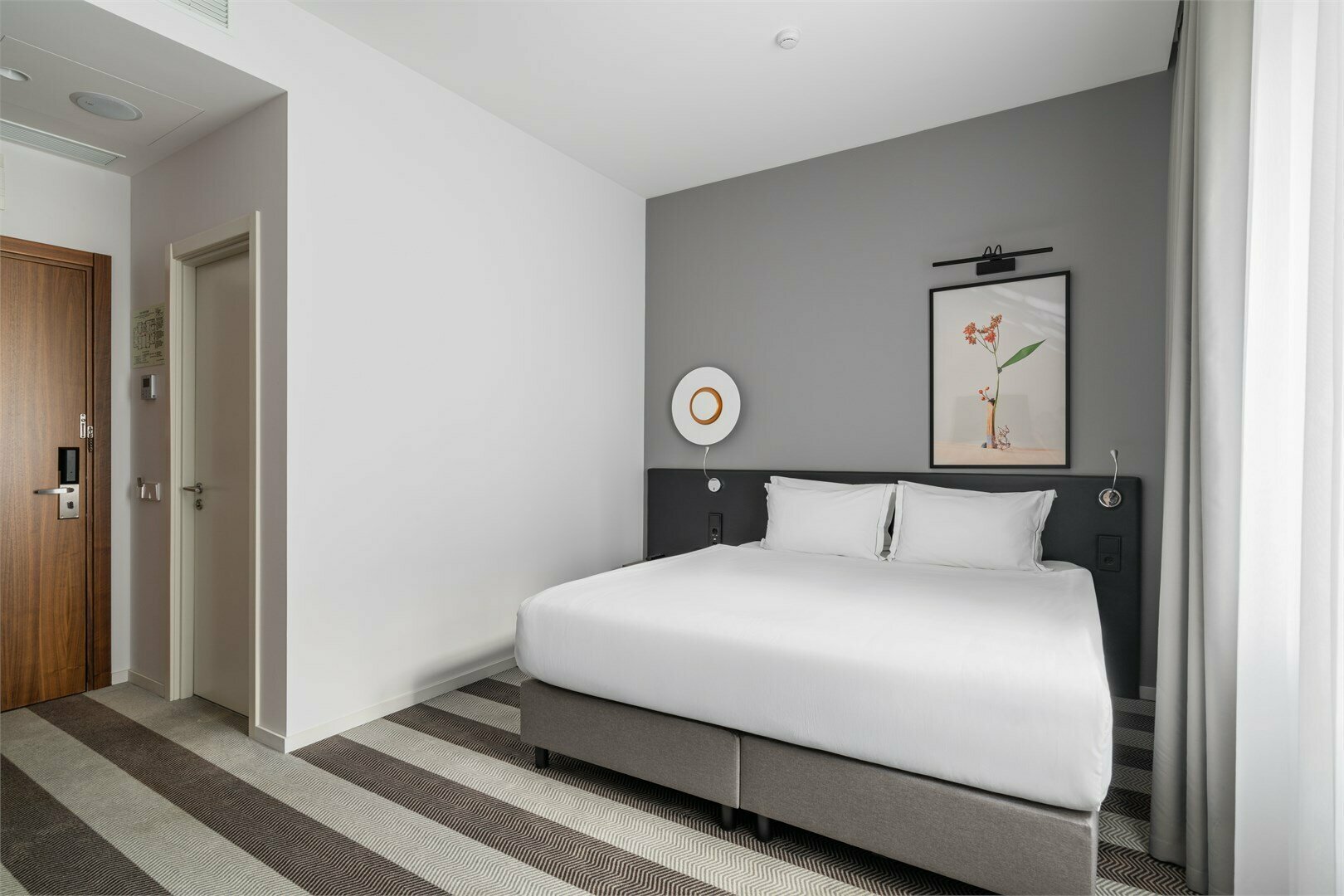 Улучшенный номер с кроватью размера «king-size»