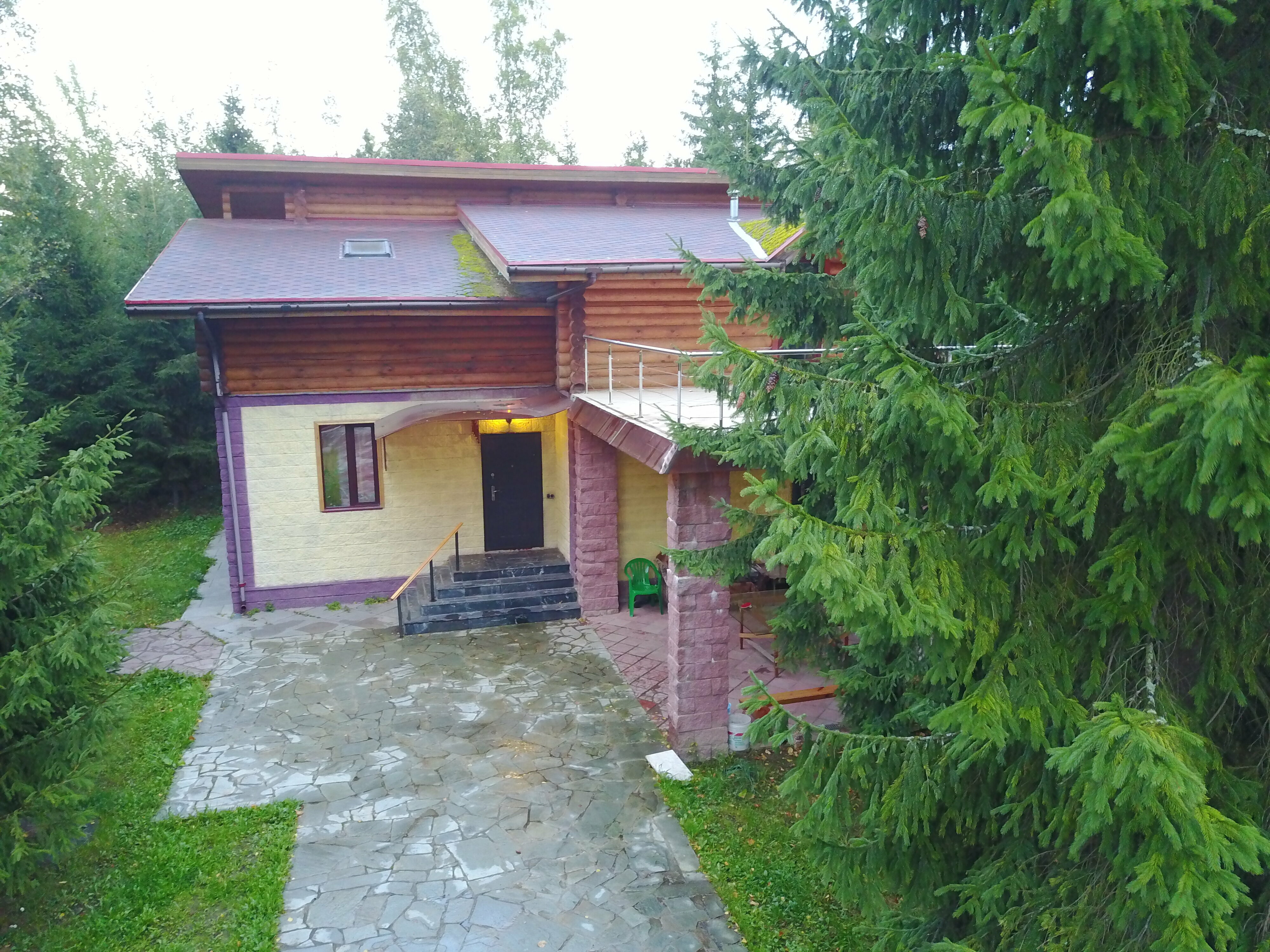 Коттедж с видом на лес