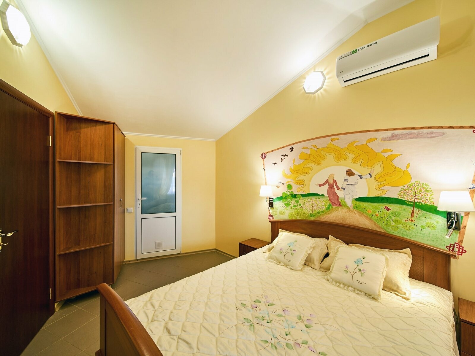 Семейный номер с террасой