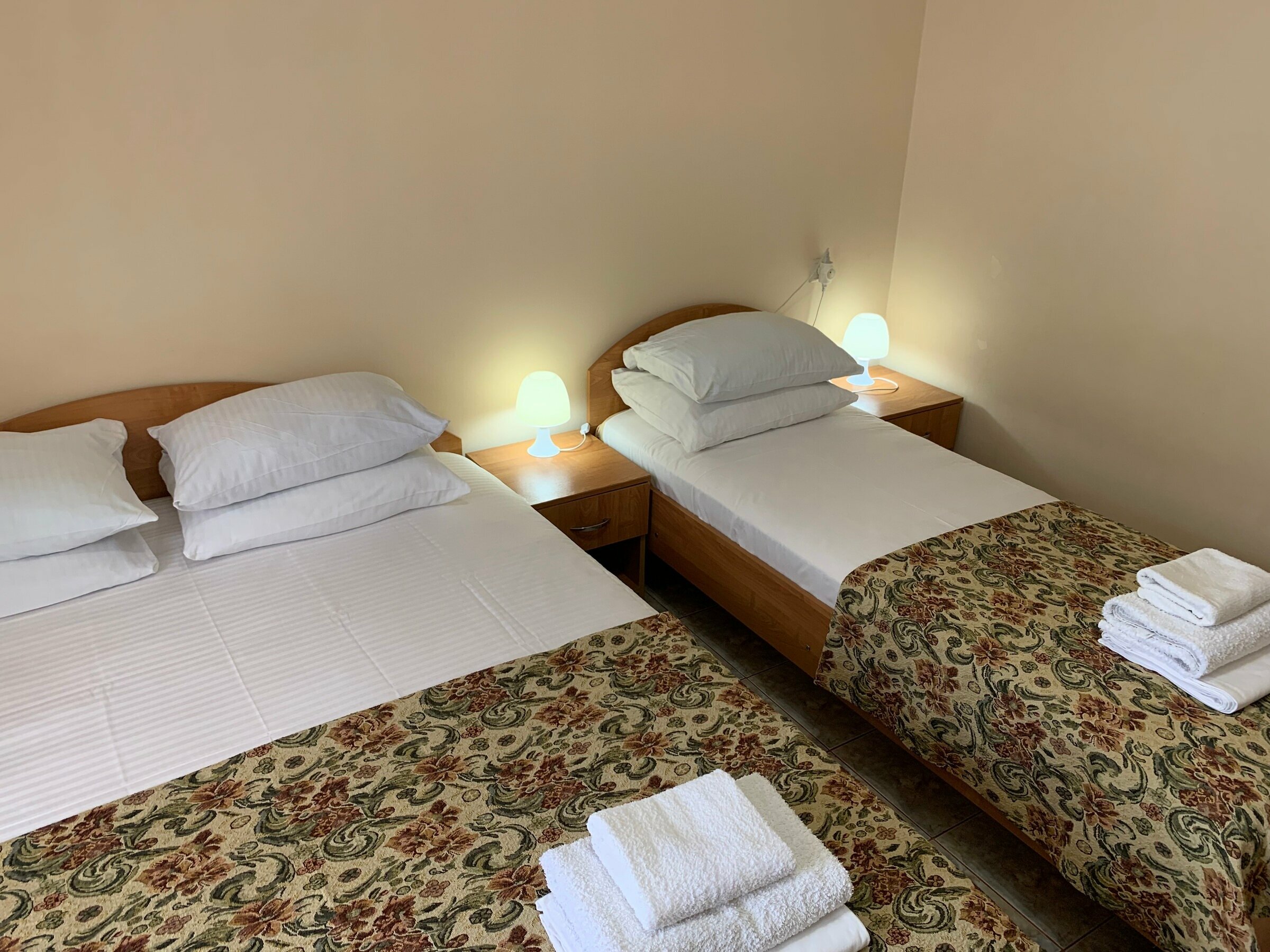 Трехместный номер с балконом