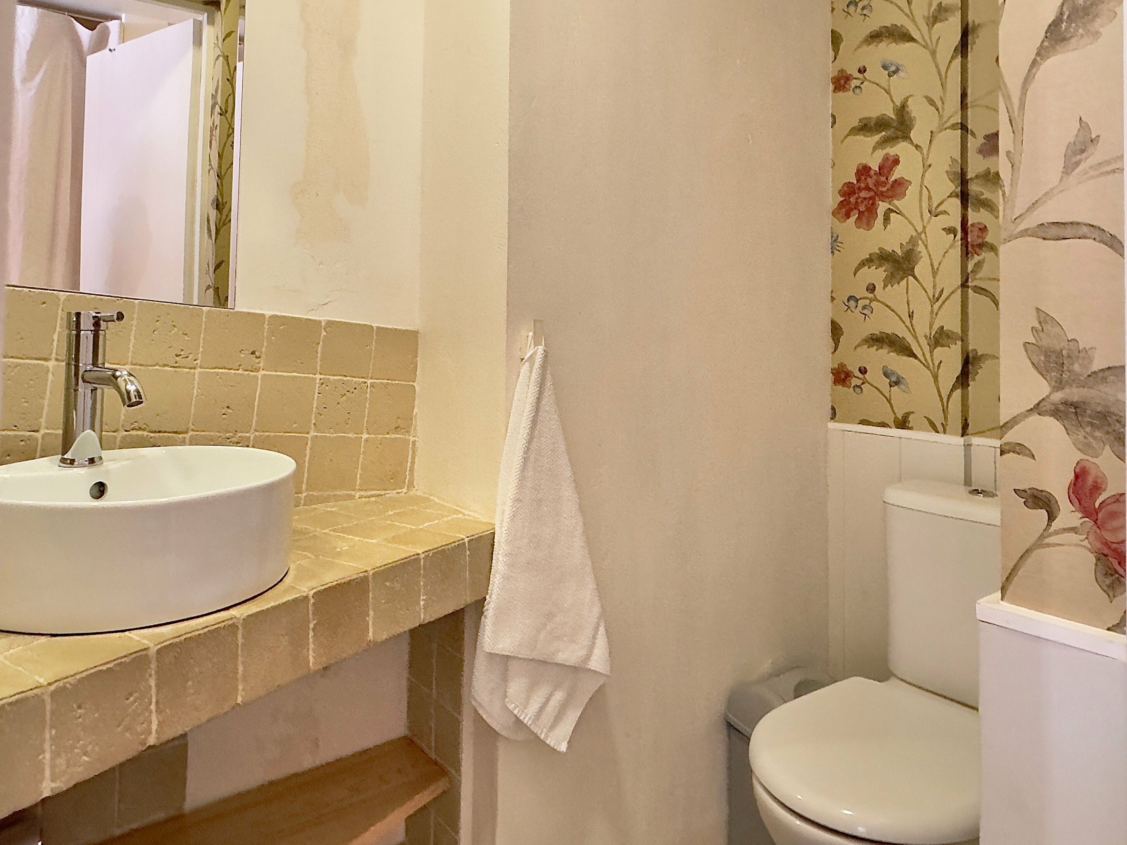 Трехместный номер с видом на горы