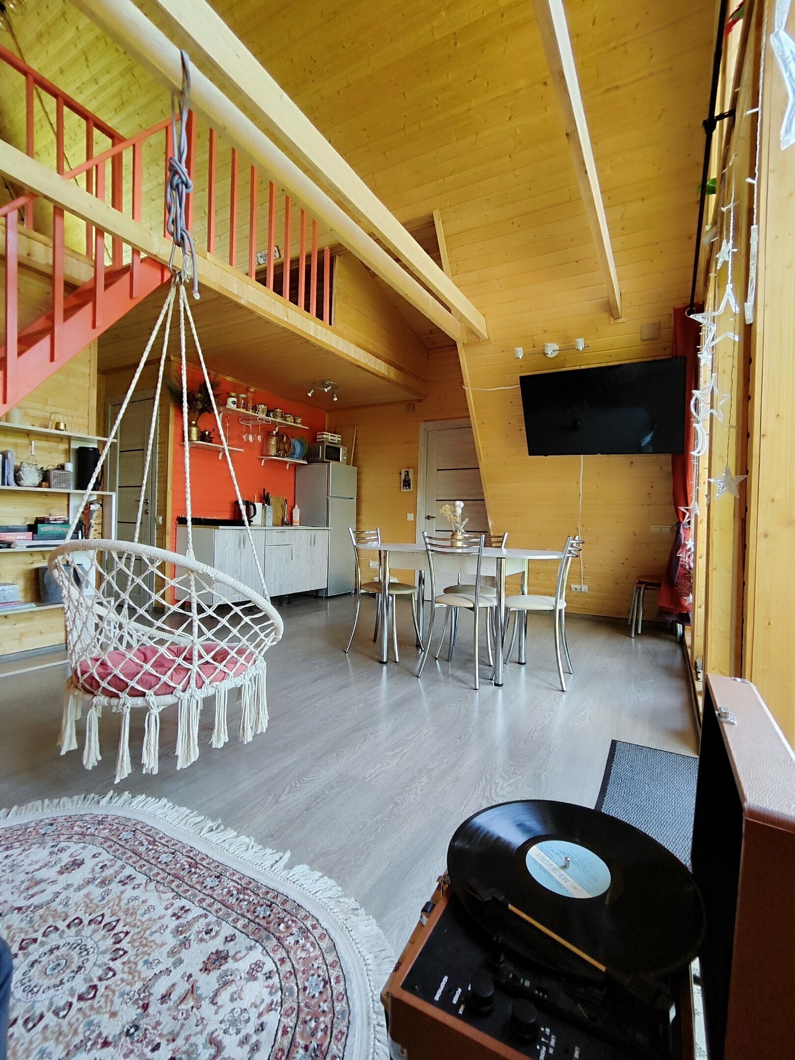 Треугольный дом Наш Шалаш с баней и купелью 