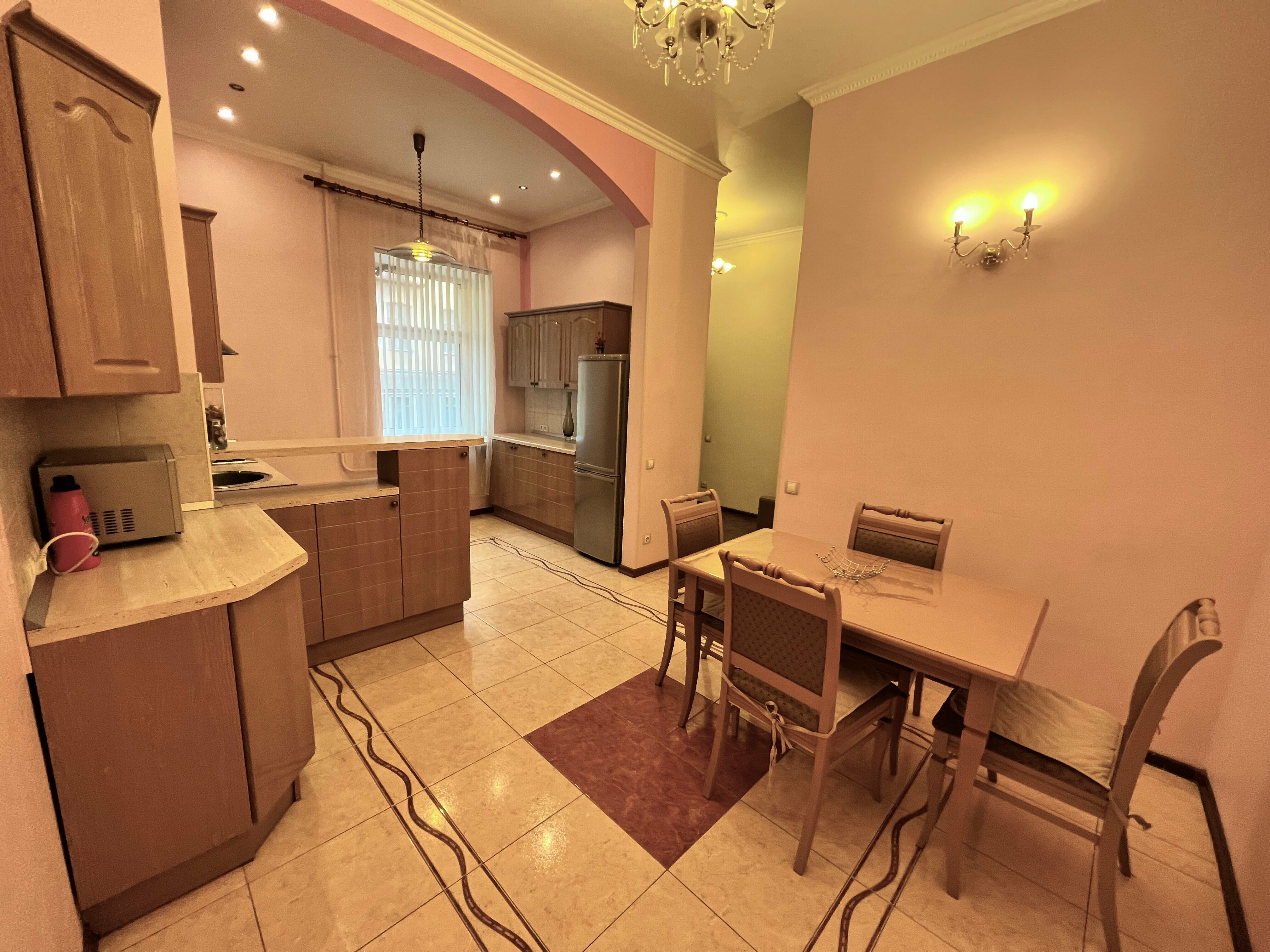 Трехкомнатные апартаменты для 8 человек 