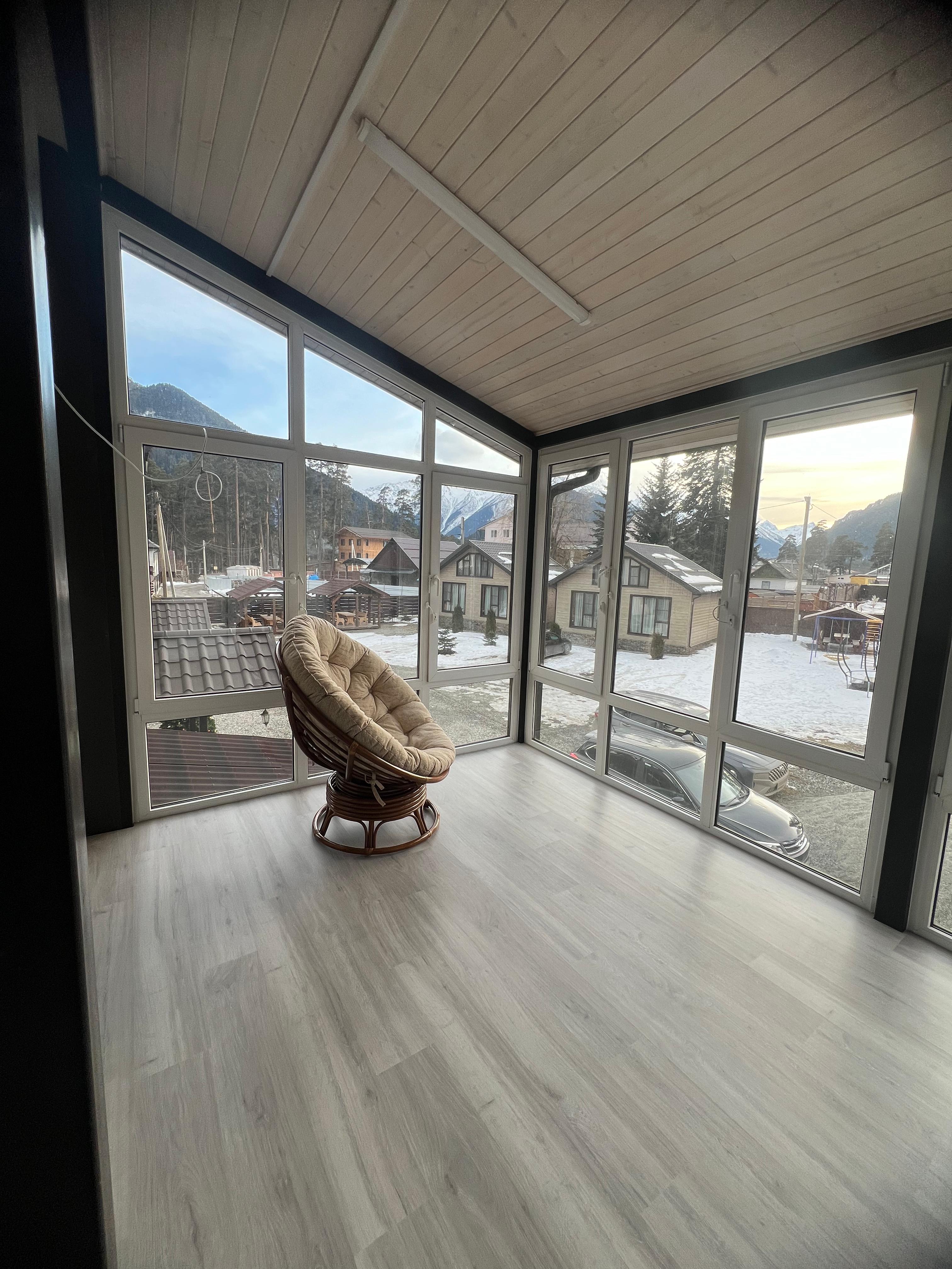 Четырехместный номер с балконом