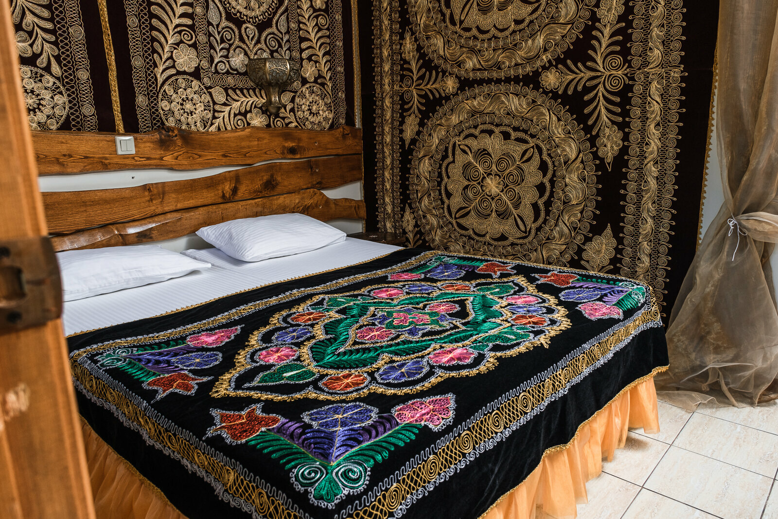 Улучшенный номер с кроватью размера «queen-size»