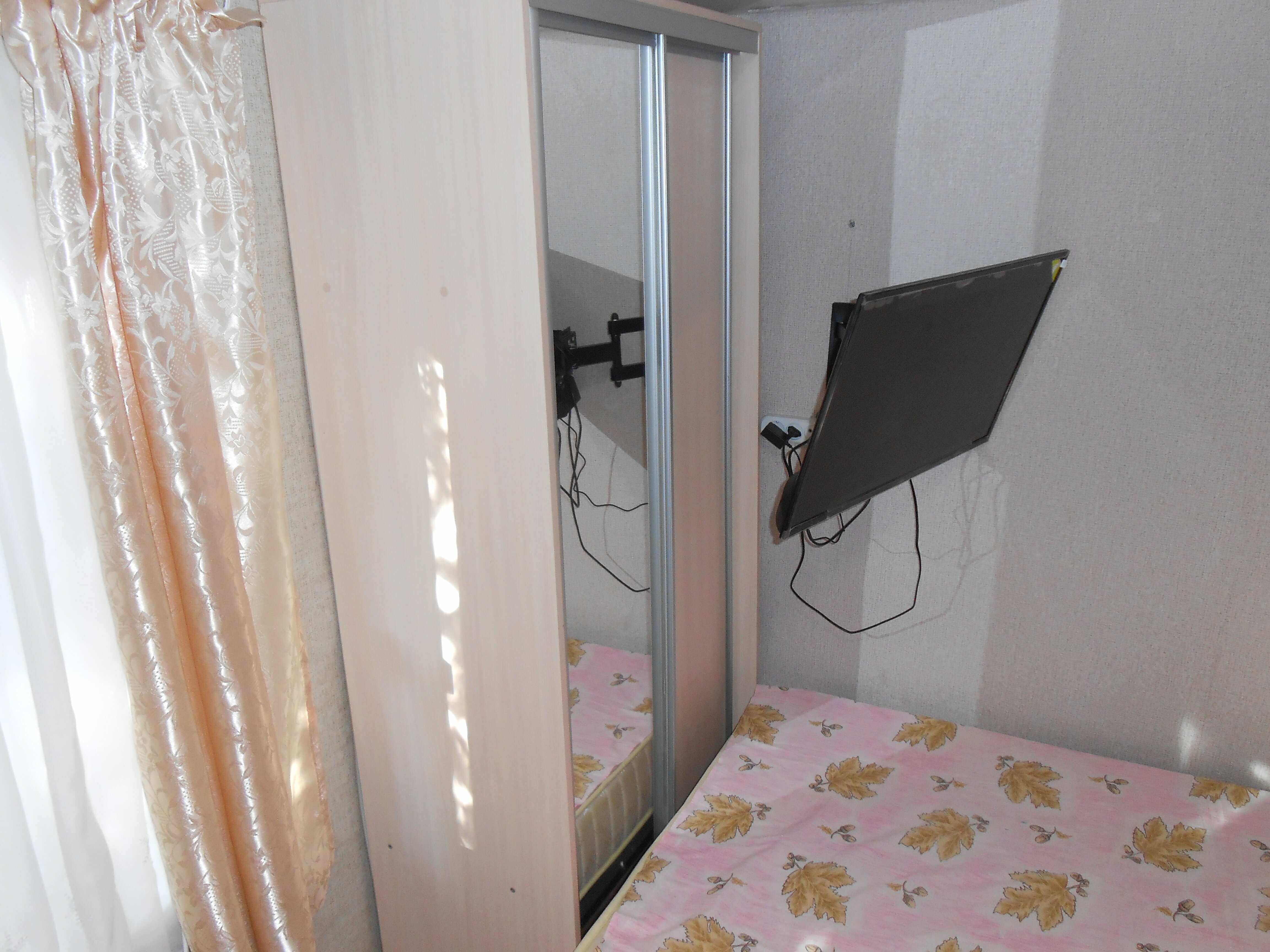 Четырехместный номер с ванной комнатой