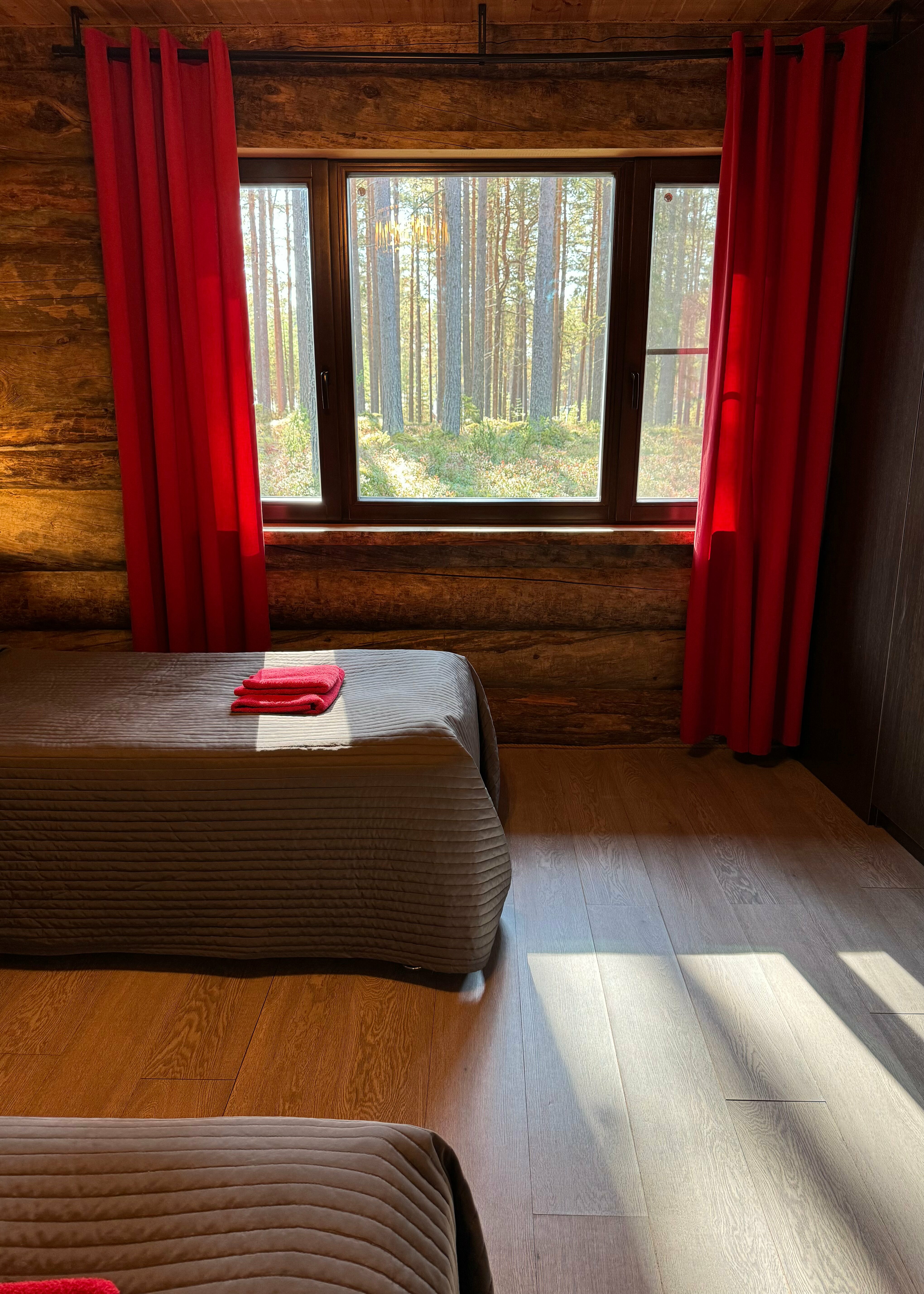 Коттедж с видом на лес