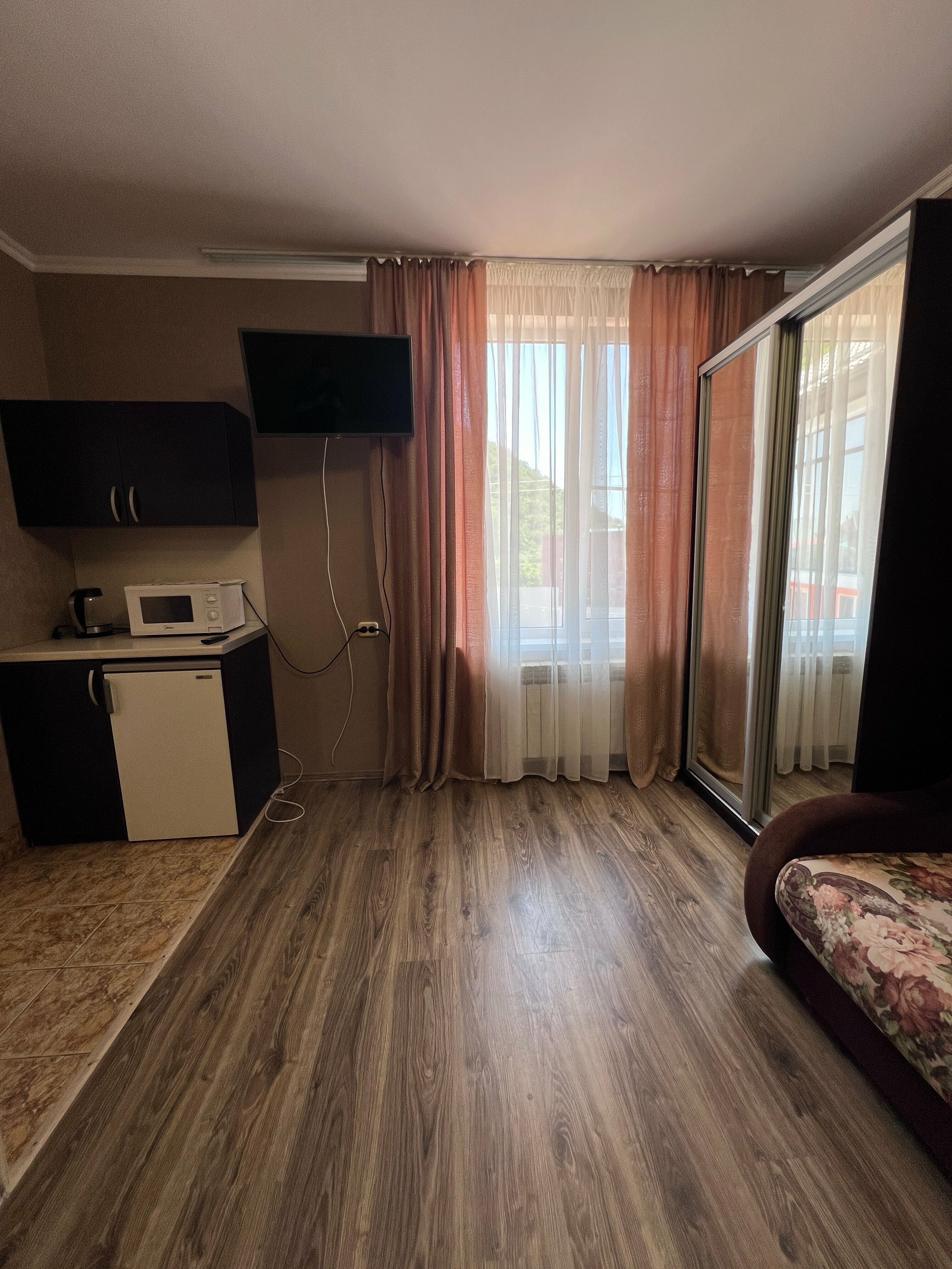 Трехместный номер «Комфорт» с душем